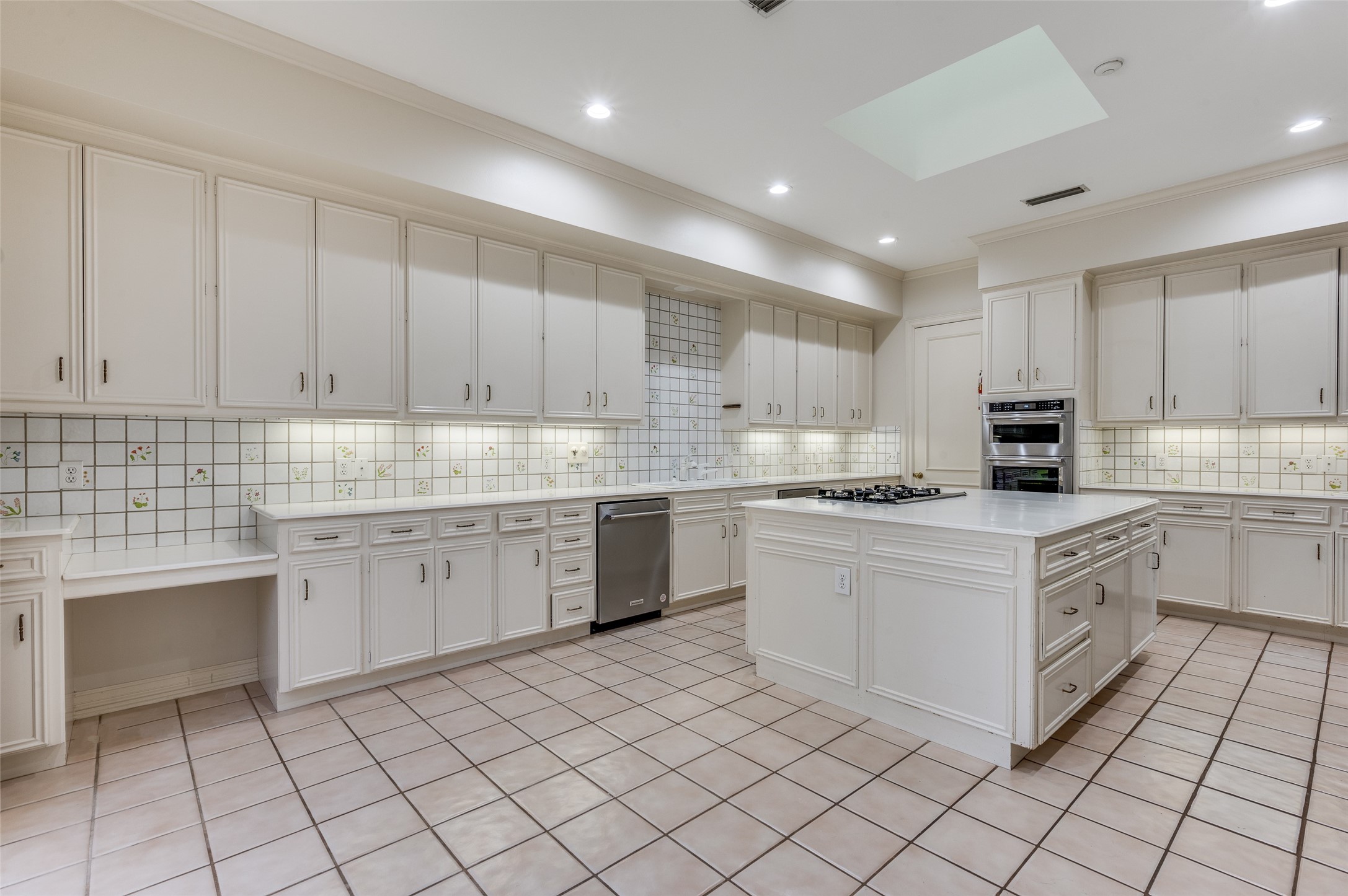 27 Lakeside Park , Dallas, TX, 75225 | 20908237 | Realty Texas LLC
