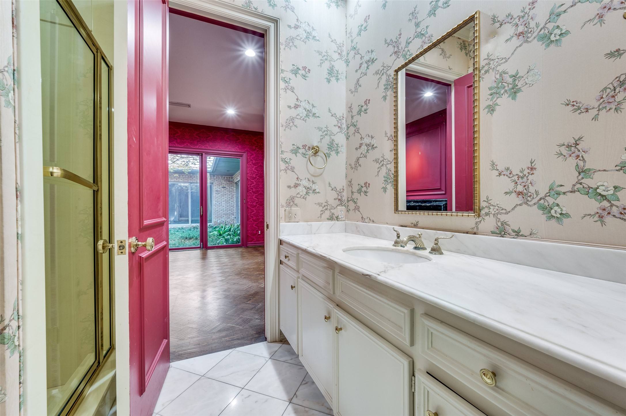 27 Lakeside Park , Dallas, TX, 75225 | 20908237 | Realty Texas LLC