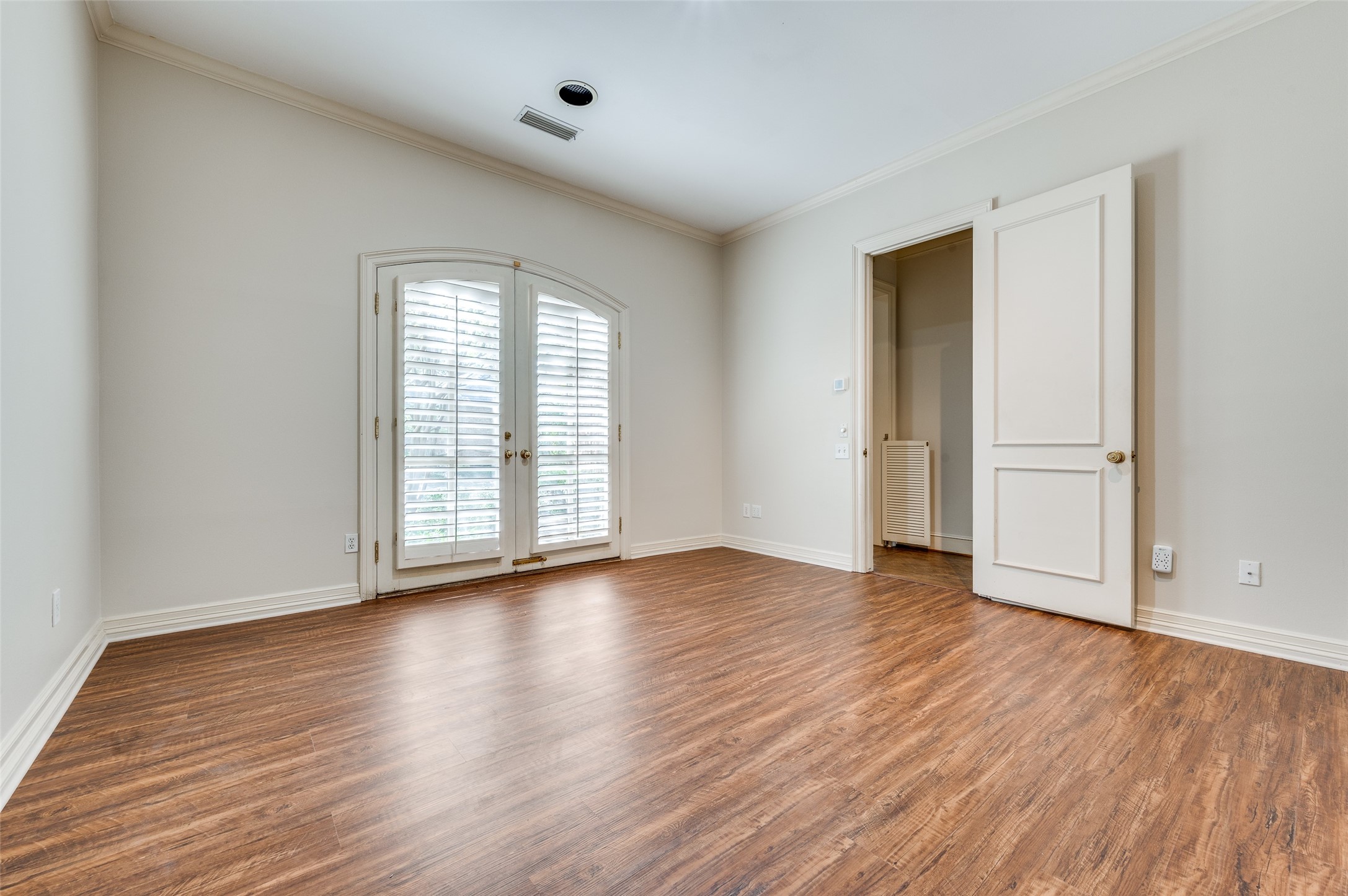 27 Lakeside Park , Dallas, TX, 75225 | 20908237 | Realty Texas LLC