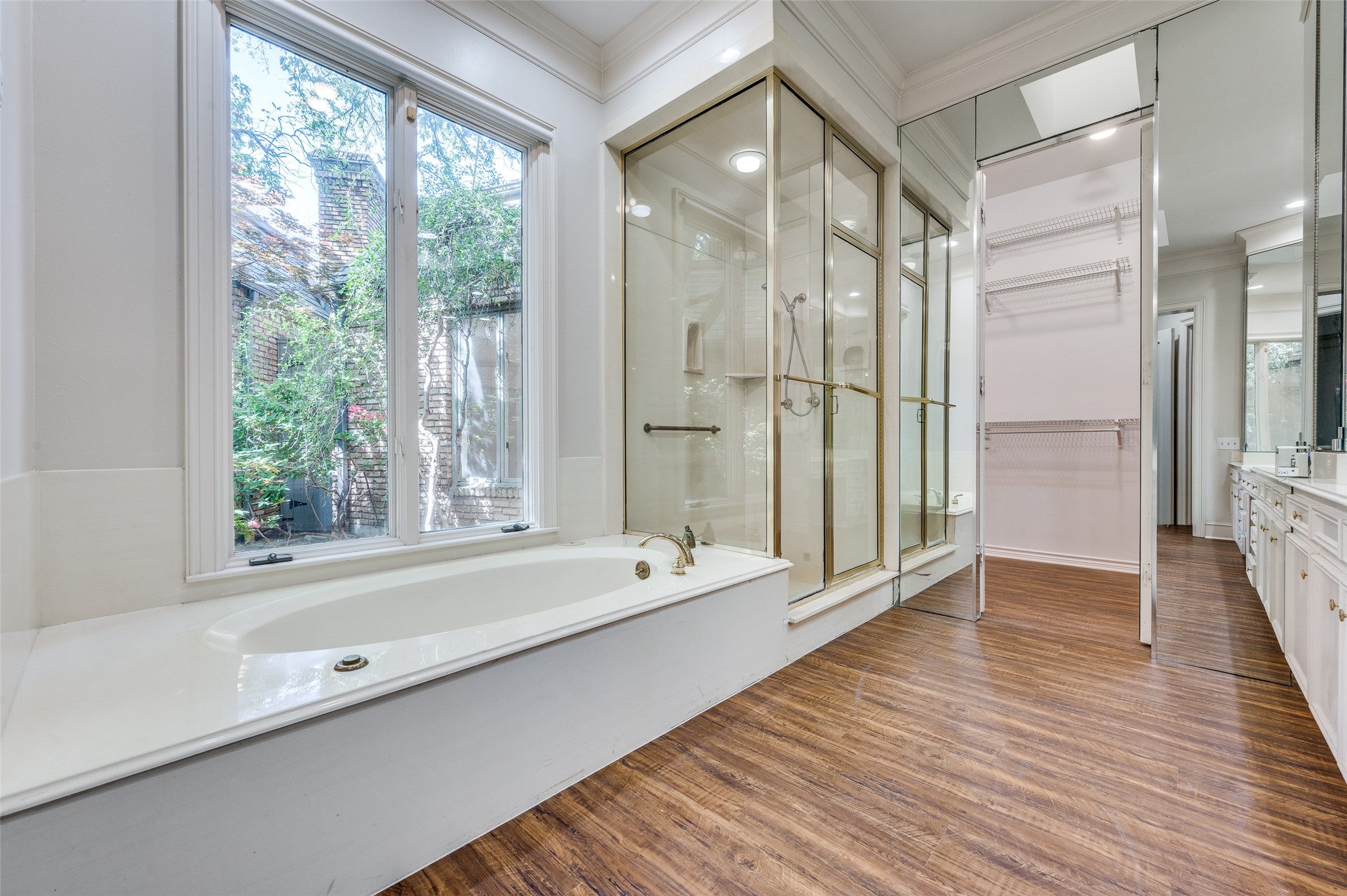 27 Lakeside Park , Dallas, TX, 75225 | 20908237 | Realty Texas LLC