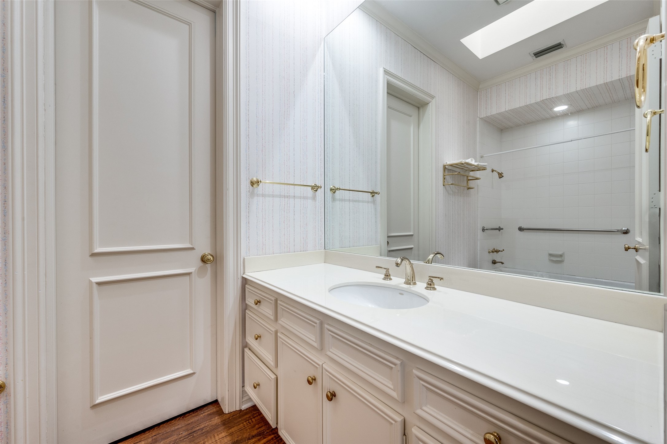 27 Lakeside Park , Dallas, TX, 75225 | 20908237 | Realty Texas LLC