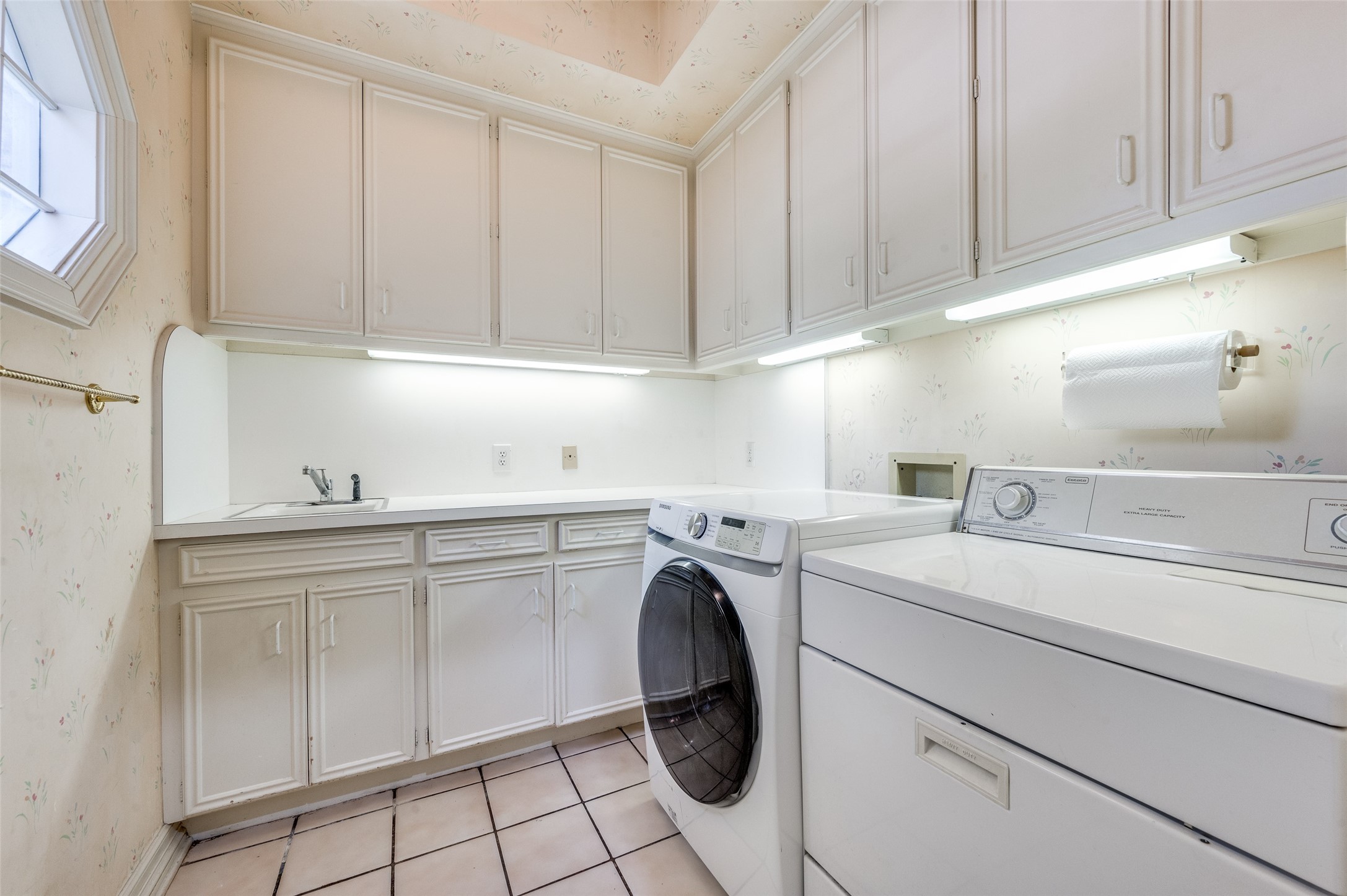 27 Lakeside Park , Dallas, TX, 75225 | 20908237 | Realty Texas LLC