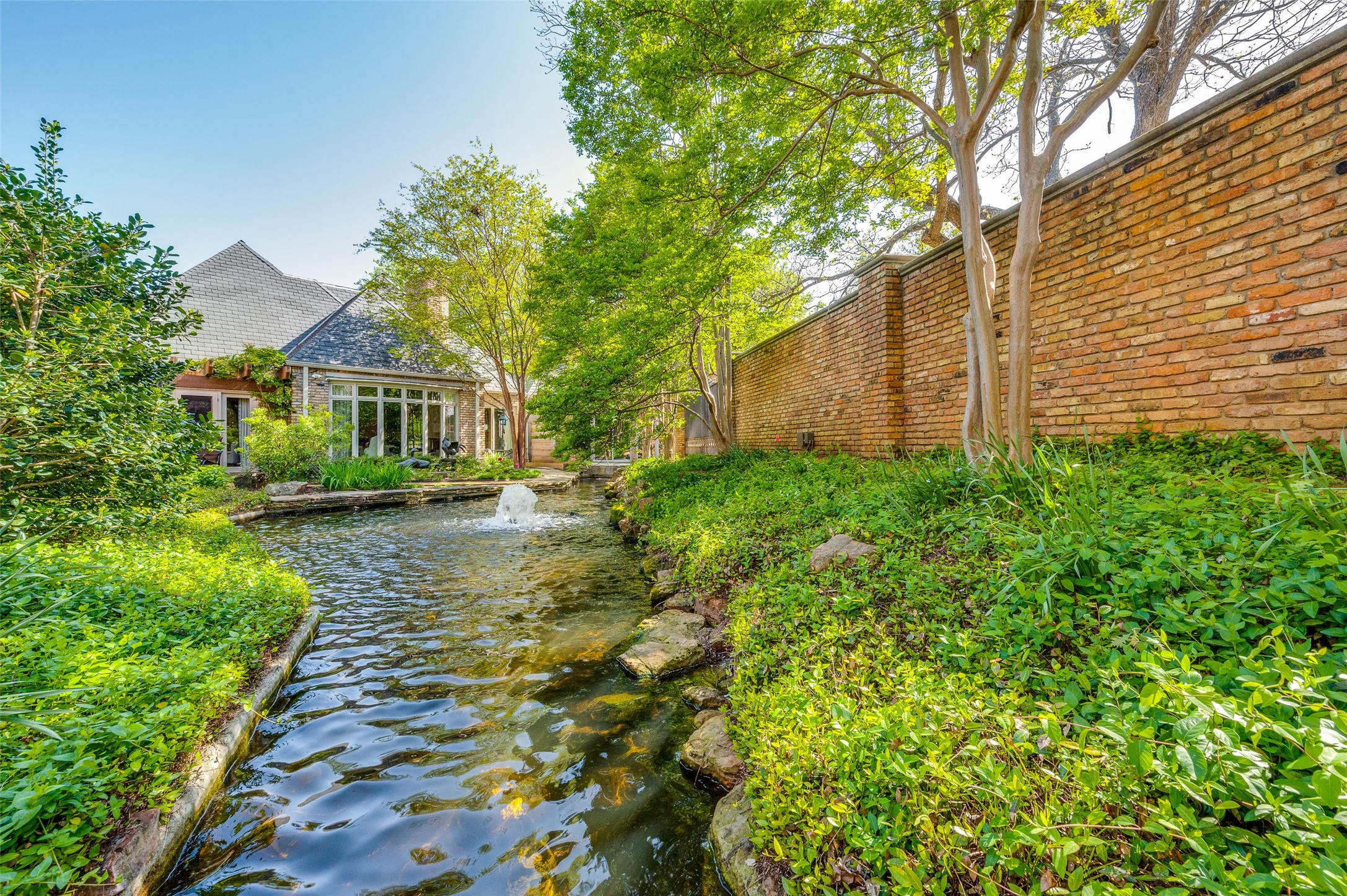 27 Lakeside Park , Dallas, TX, 75225 | 20908237 | Realty Texas LLC