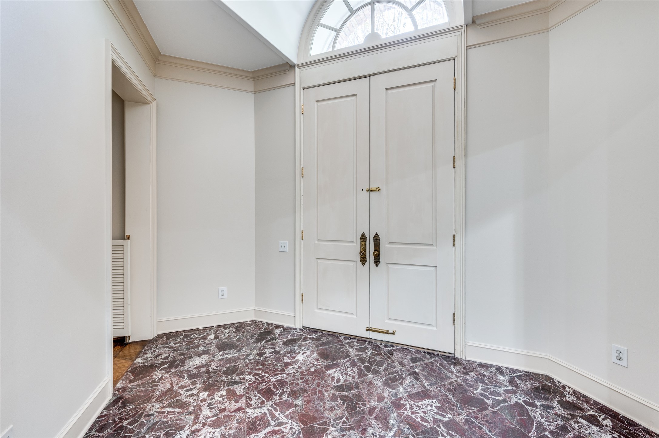27 Lakeside Park , Dallas, TX, 75225 | 20908237 | Realty Texas LLC