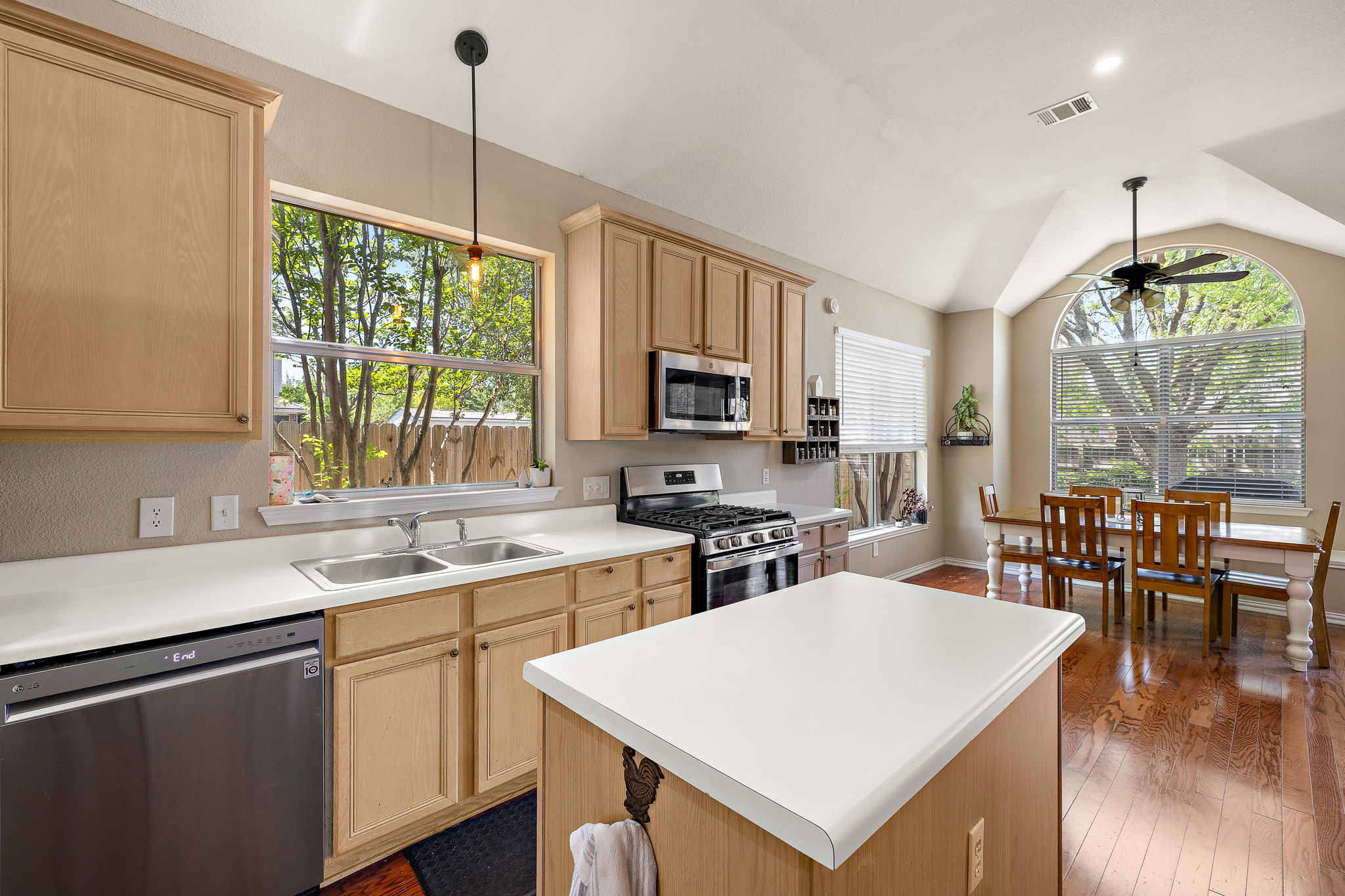 306 Steeplechase DR