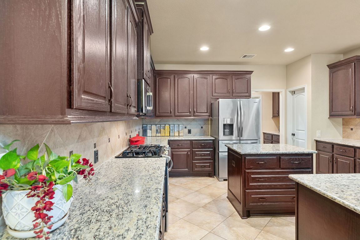 753 Wiltshire Drive , Hutto, TX, 78634 | 9932410 | Realty Texas LLC
