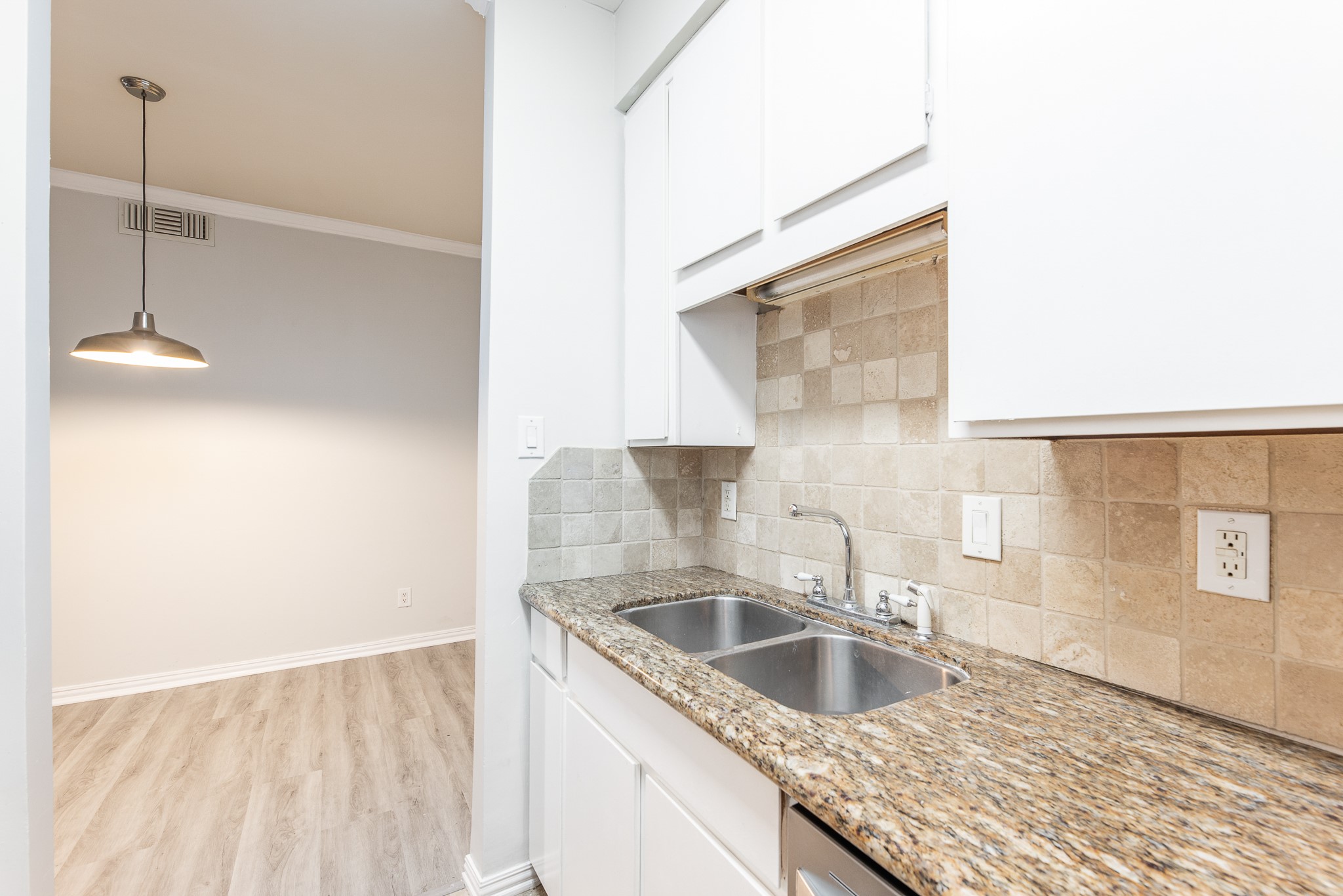 10047 Westpark Drive 49 , Houston, TX, 77042 | 75559060 | Realty Texas LLC
