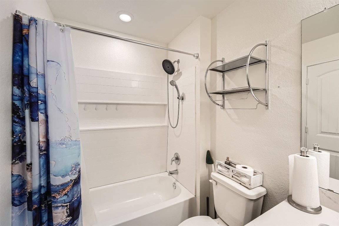 6505 Wagon Spring Street , Del Valle, TX, 78617 | 1700038 | Realty Texas LLC