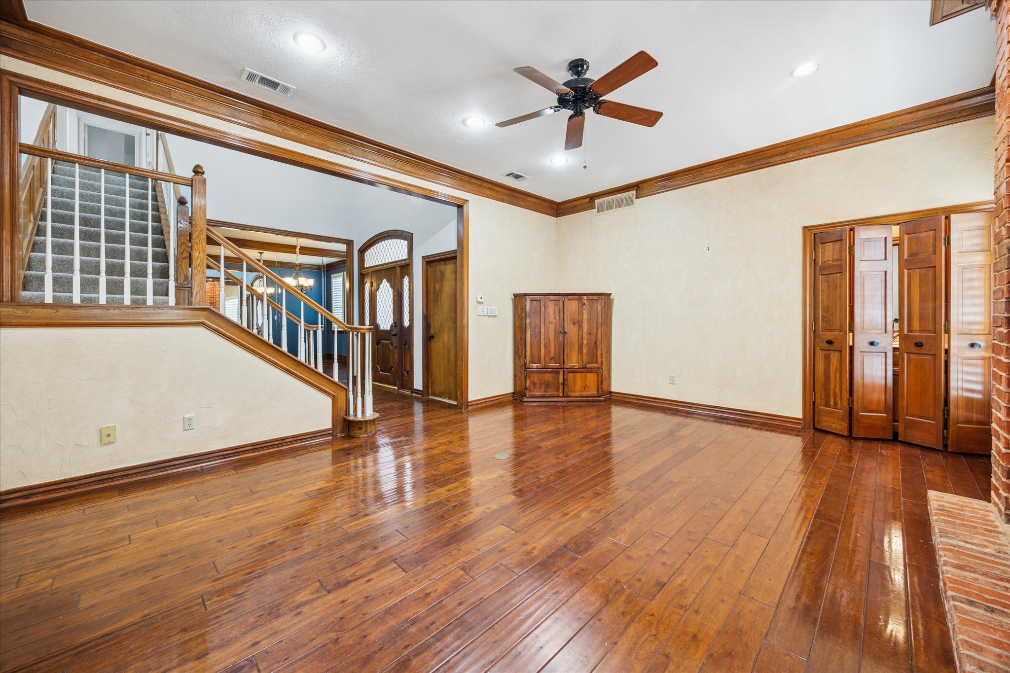 845 Canyon Crest Drive , Irving, TX, 75063 | 20907269 | Realty Texas LLC
