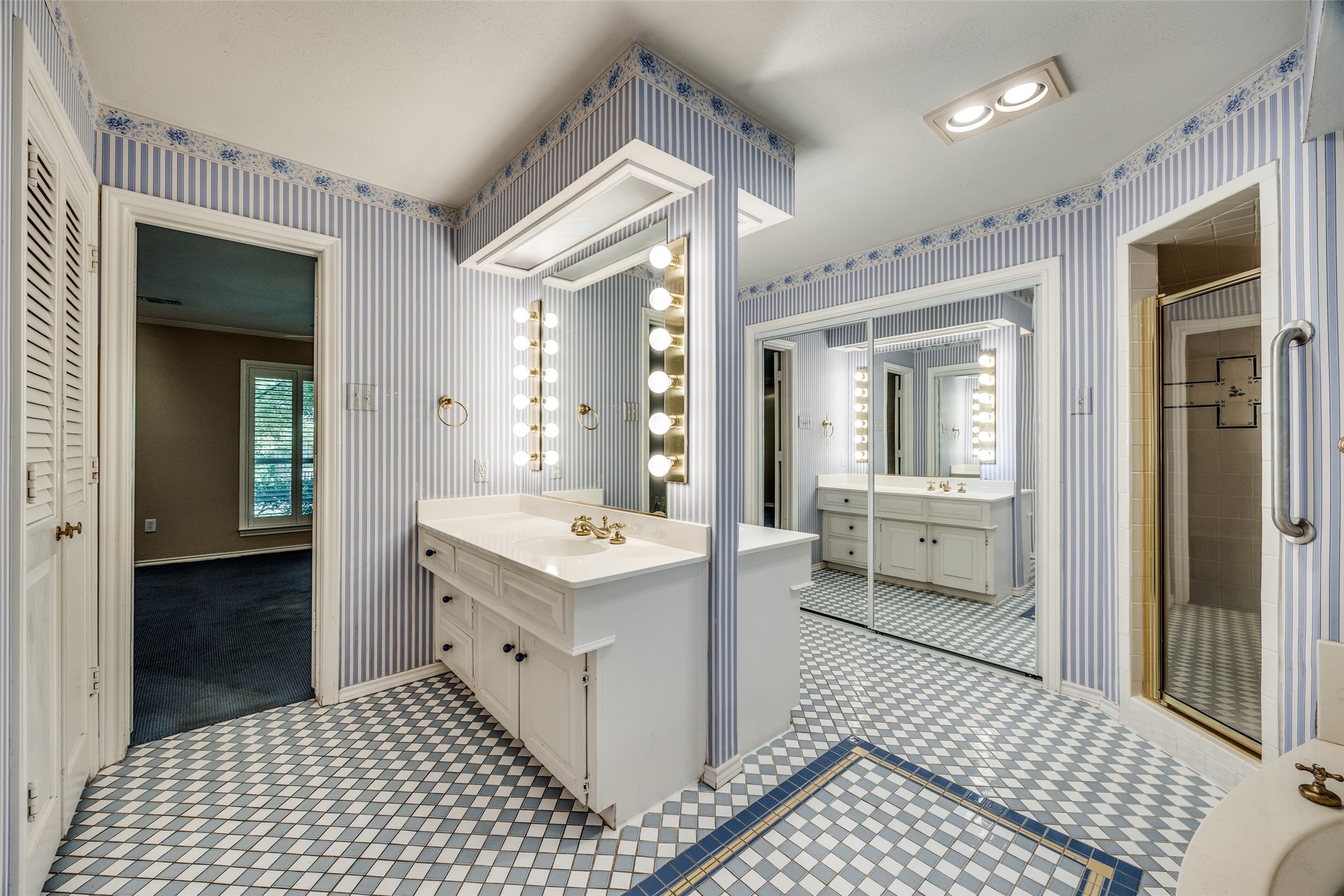 17121 Club Hill Drive , Dallas, TX, 75248 | 20907371 | Realty Texas LLC