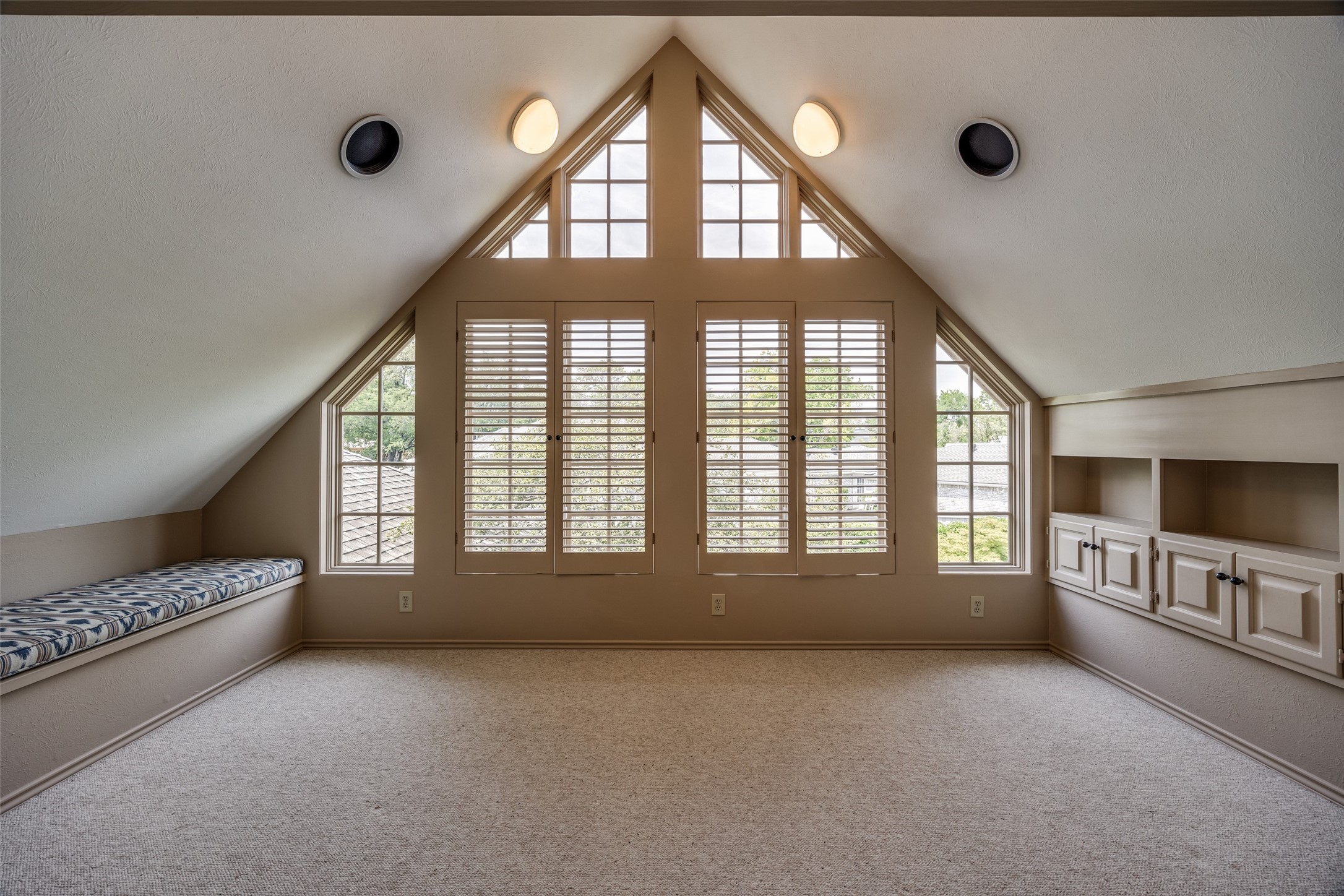 17121 Club Hill Drive , Dallas, TX, 75248 | 20907371 | Realty Texas LLC
