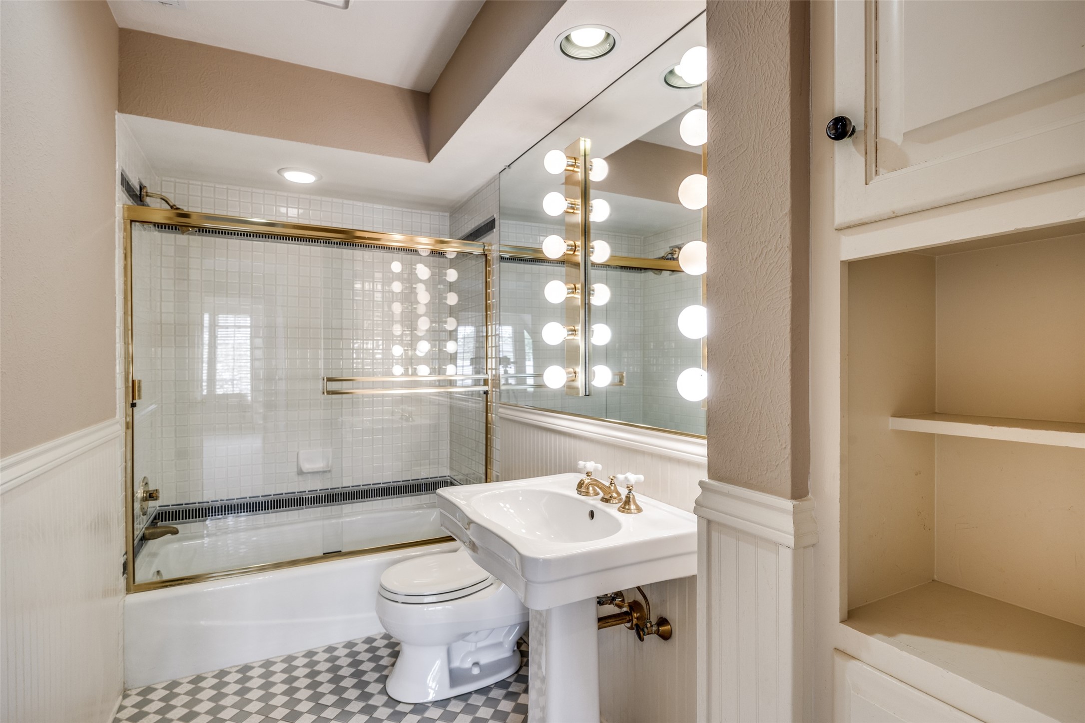 17121 Club Hill Drive , Dallas, TX, 75248 | 20907371 | Realty Texas LLC
