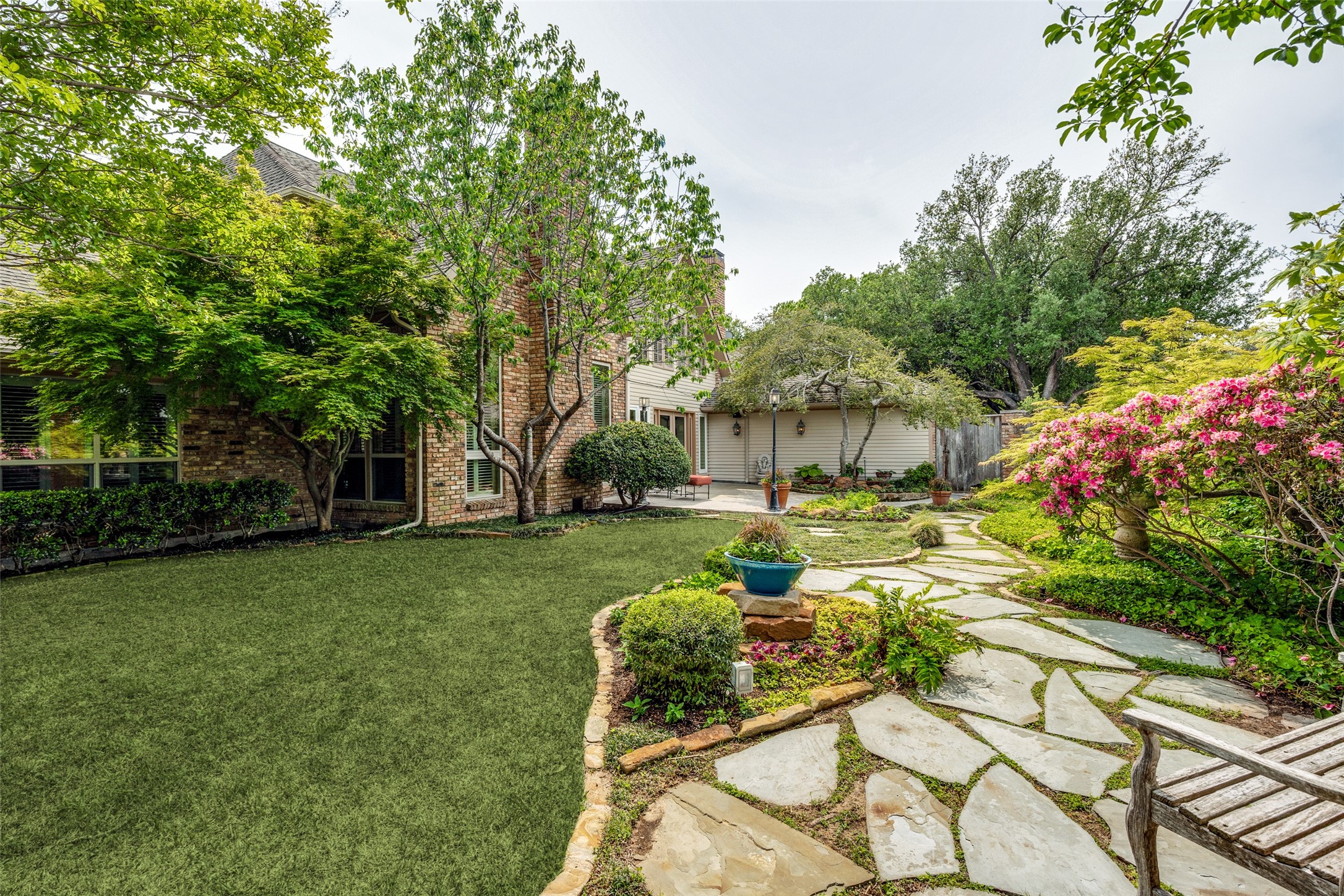 17121 Club Hill Drive , Dallas, TX, 75248 | 20907371 | Realty Texas LLC