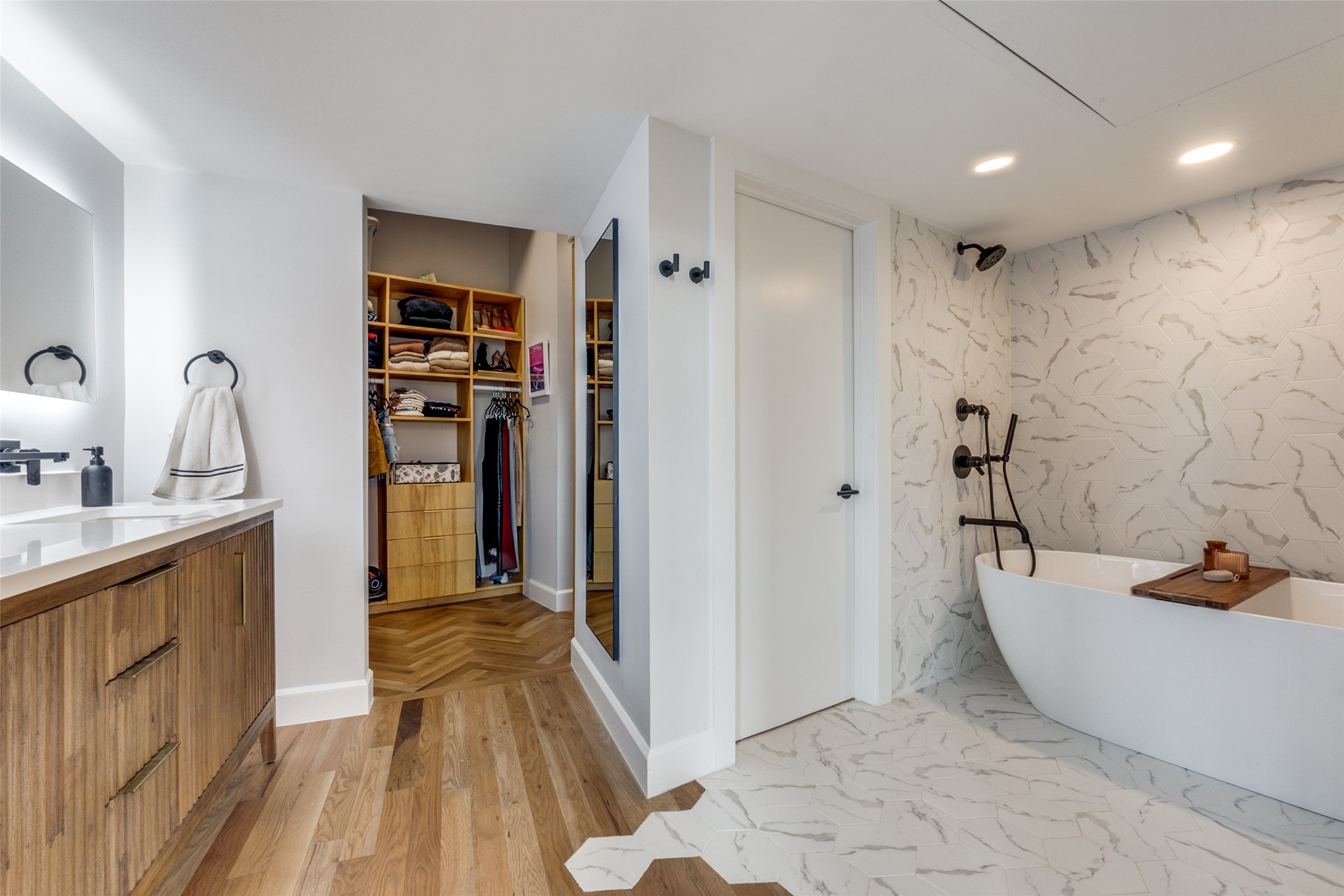 509 Elm Street 504 , Dallas, TX, 75202 | 20909105 | Realty Texas LLC
