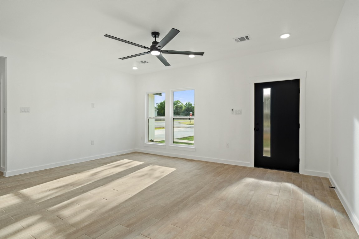 597 W KEANAHALULULU Lane , Bastrop, TX, 78602 | 8458060 | Realty Texas LLC