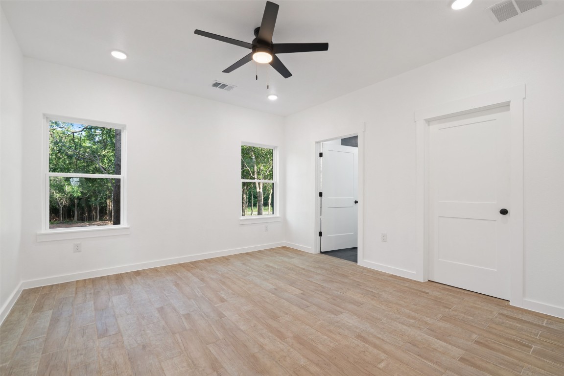 597 W KEANAHALULULU Lane , Bastrop, TX, 78602 | 8458060 | Realty Texas LLC
