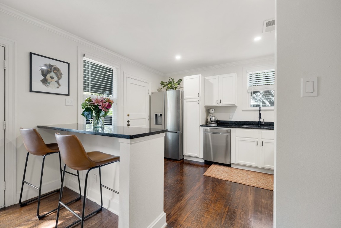 2844 Shoal Crest Avenue , Austin, TX, 78705 | 9545872 | Realty Texas LLC