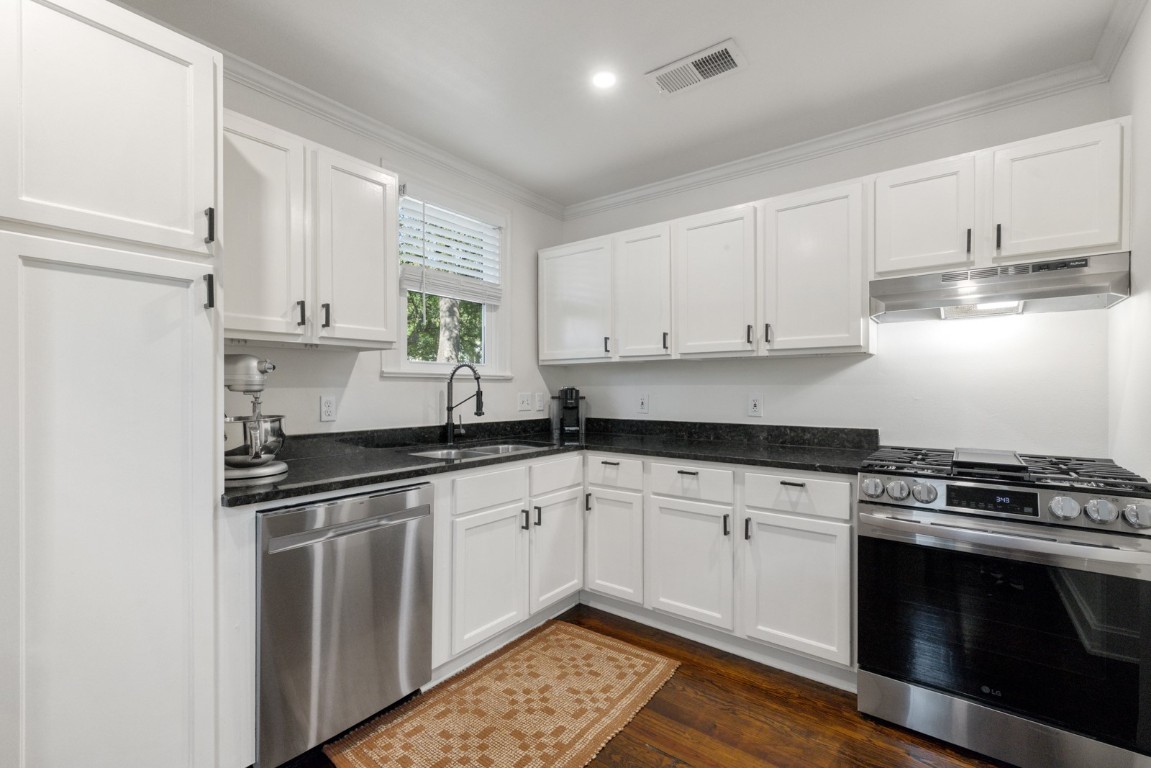 2844 Shoal Crest Avenue , Austin, TX, 78705 | 9545872 | Realty Texas LLC