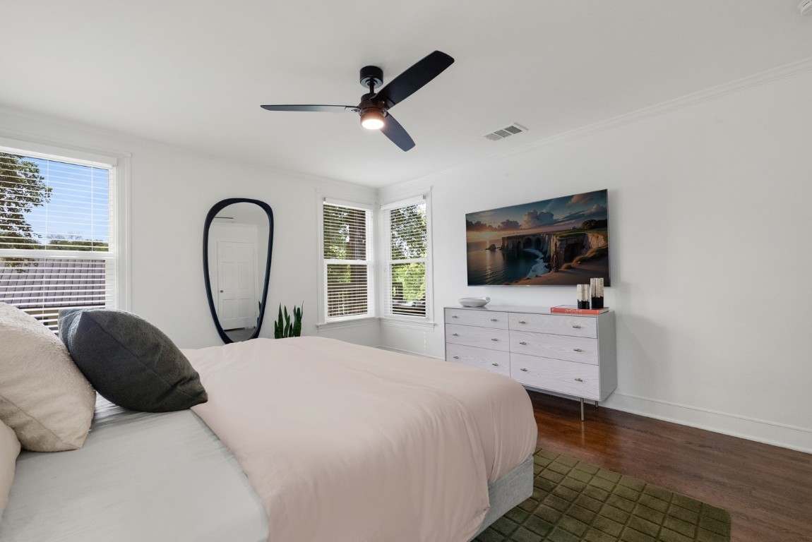 2844 Shoal Crest Avenue , Austin, TX, 78705 | 9545872 | Realty Texas LLC