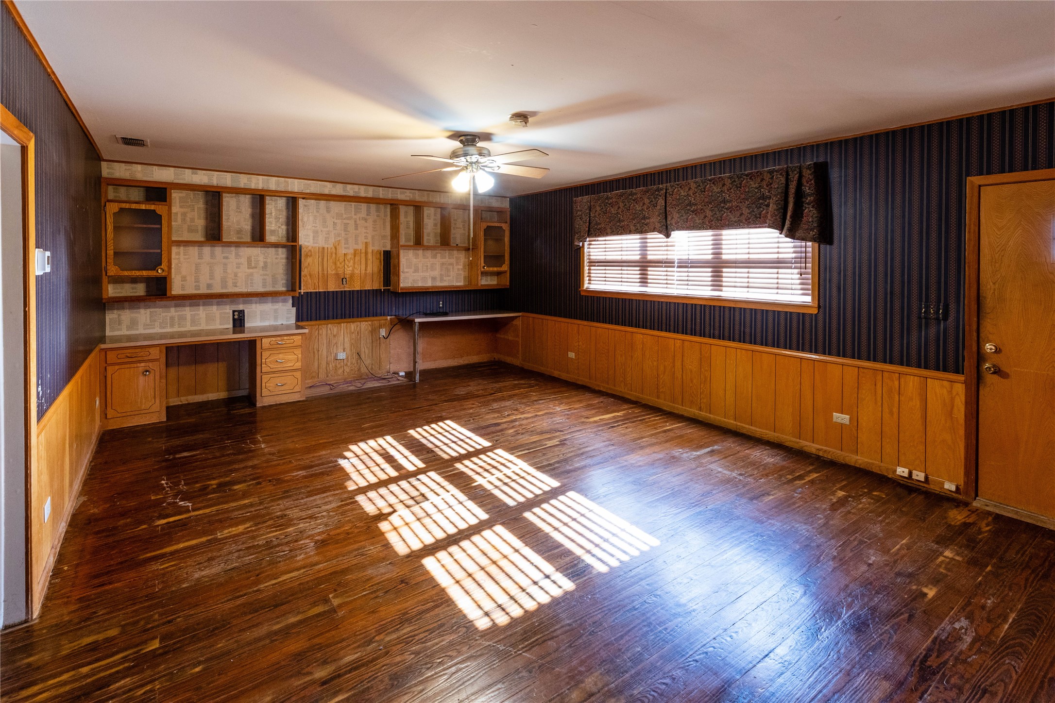 602 E Beauregard Street , Rotan, TX, 79546 | 20909278 | Realty Texas LLC