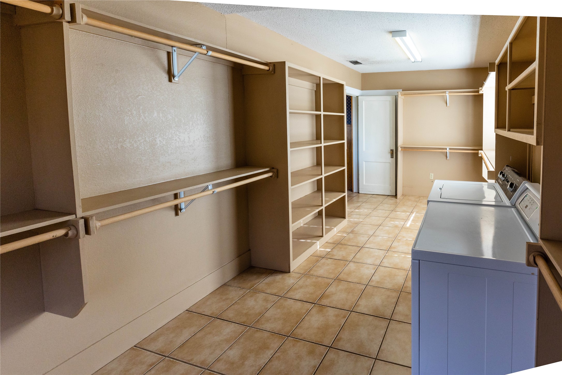602 E Beauregard Street , Rotan, TX, 79546 | 20909278 | Realty Texas LLC