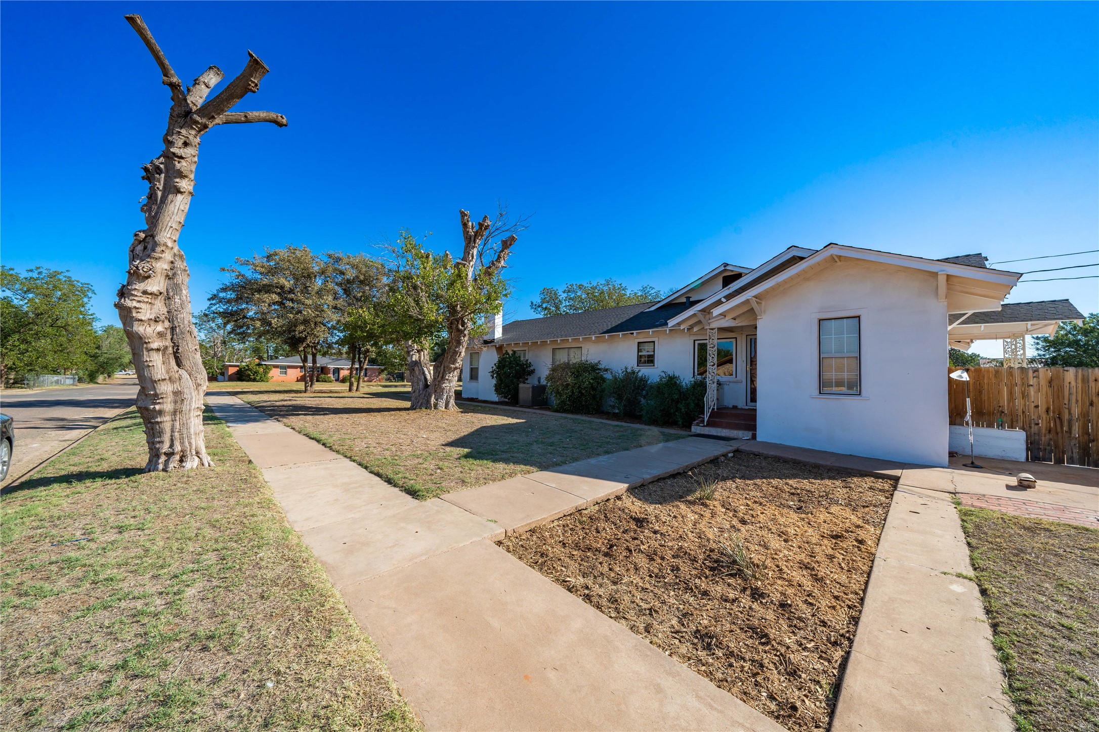 602 E Beauregard Street , Rotan, TX, 79546 | 20909278 | Realty Texas LLC