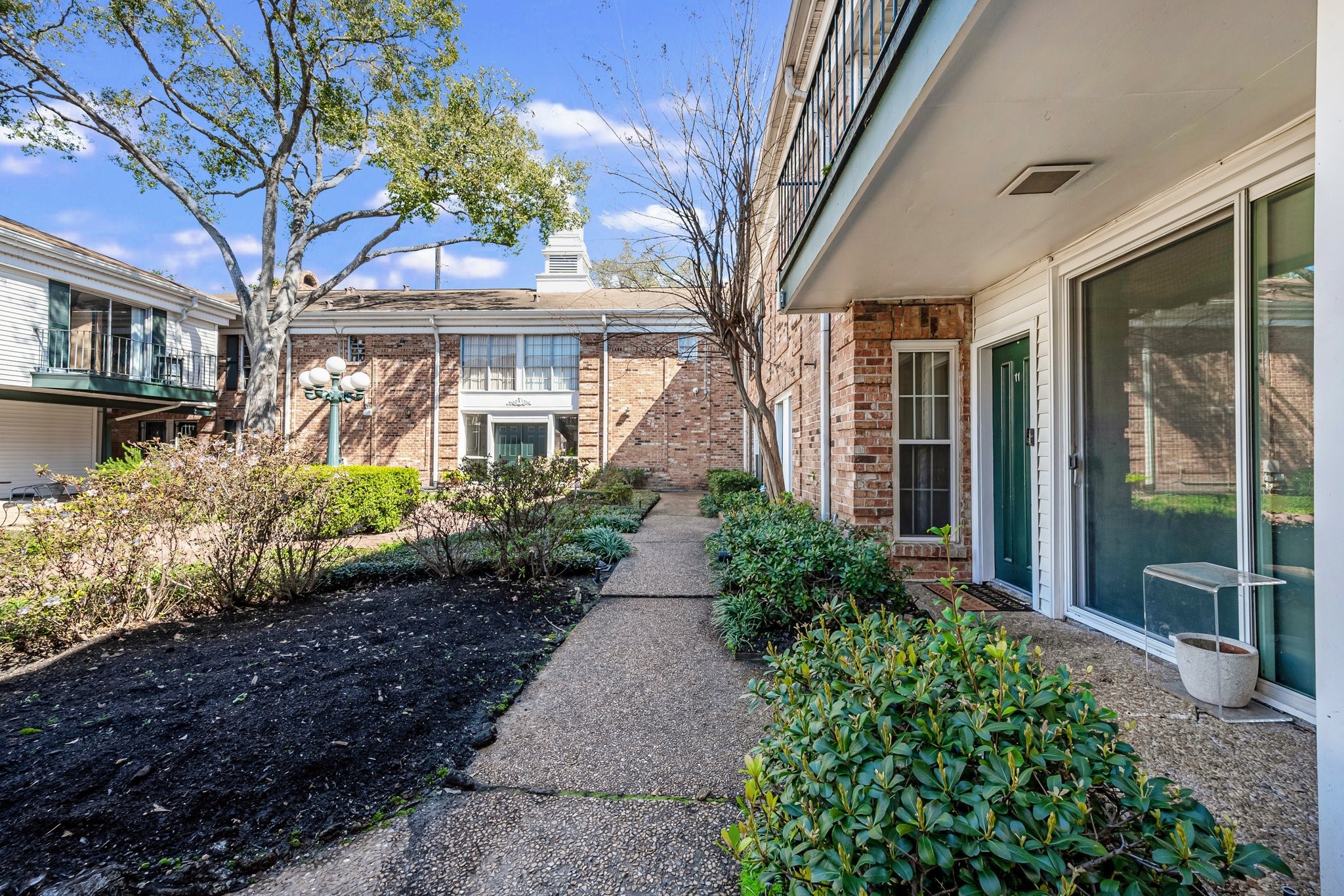3400 Timmons Lane 11 , Houston, TX, 77027 | 53775982 | Realty Texas LLC