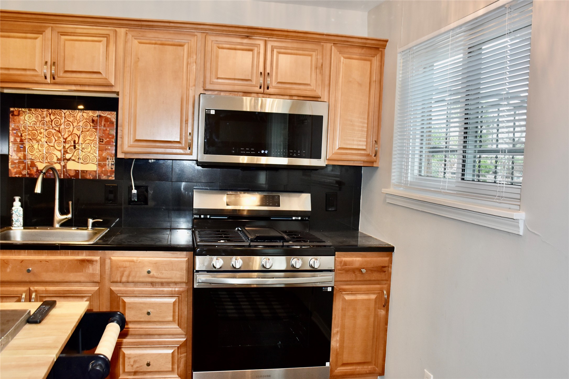 1529 Wirt Road 27 , Houston, TX, 77055 | 97967633 | Realty Texas LLC