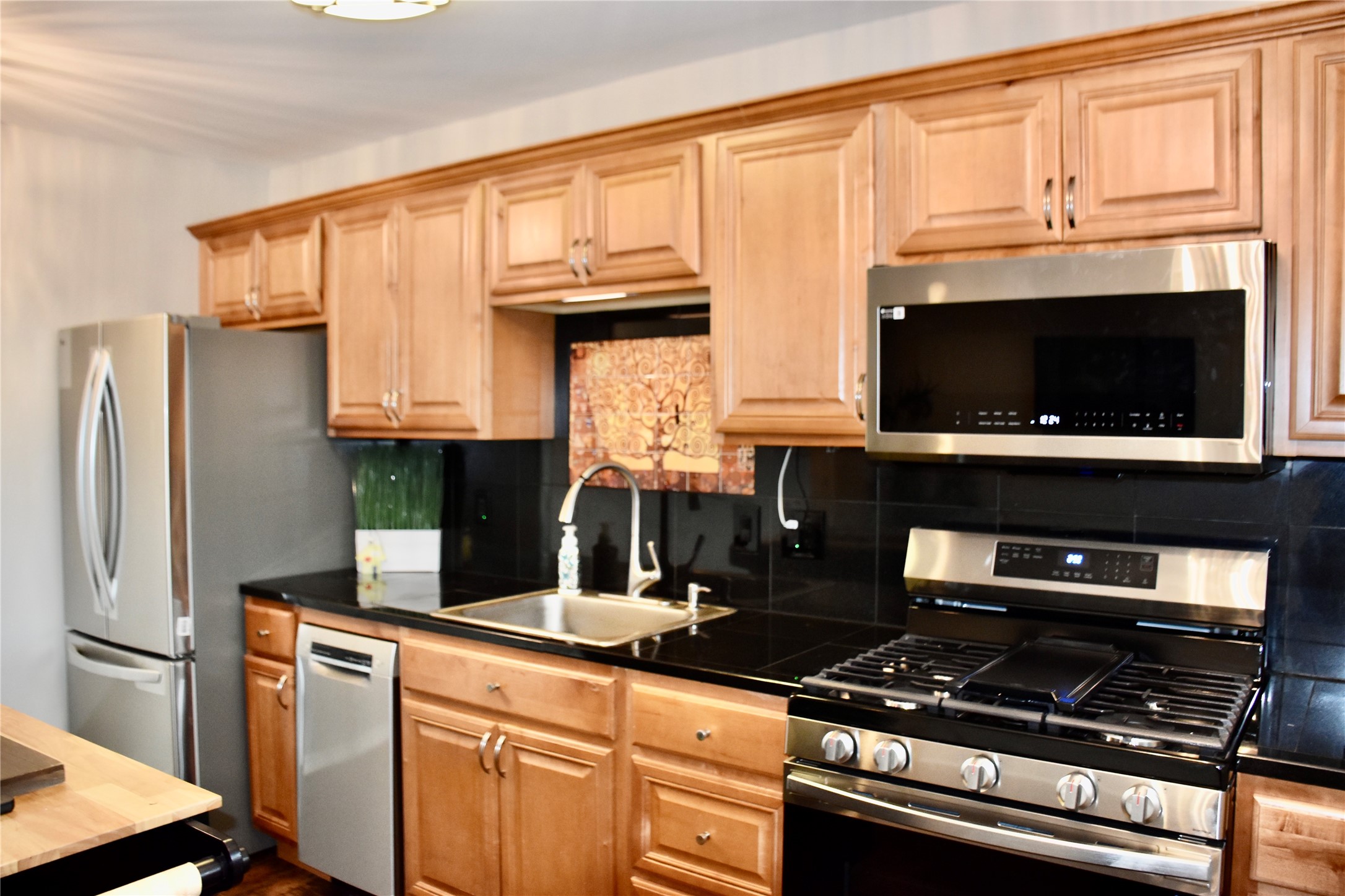 1529 Wirt Road 27 , Houston, TX, 77055 | 97967633 | Realty Texas LLC