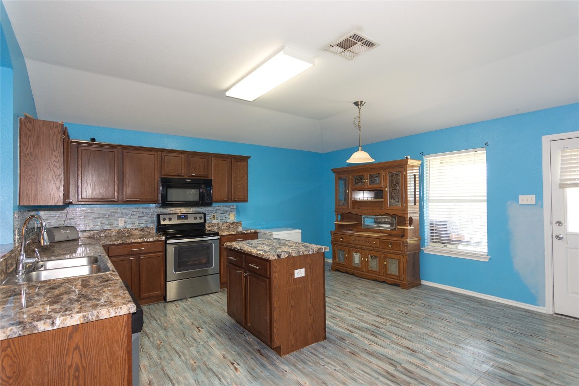 114 Mossy Rock Cove , Hutto, TX, 78634 | 6022273 | Realty Texas LLC