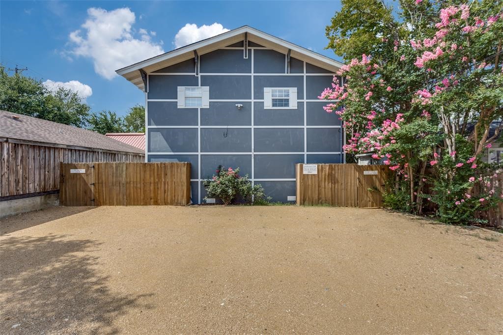 735 W 10th Street A , Dallas, TX, 75208 | 20878210 | Realty Texas LLC