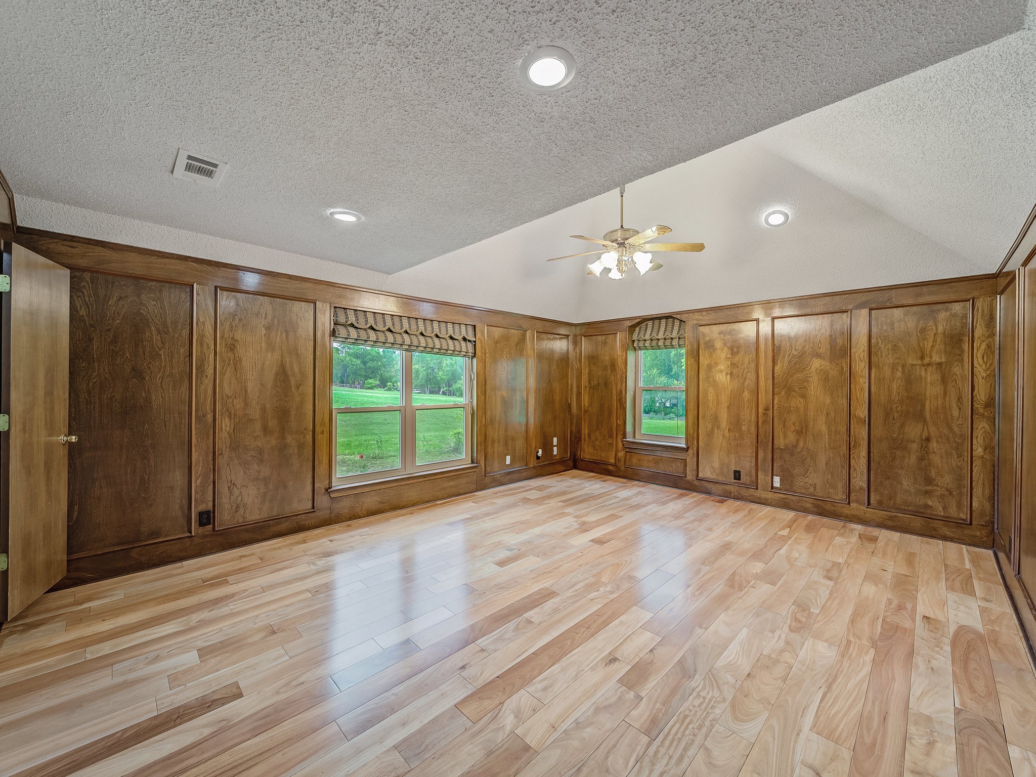 907 Red Oak Creek Drive , Ovilla, TX, 75154 | 20910129 | Realty Texas LLC