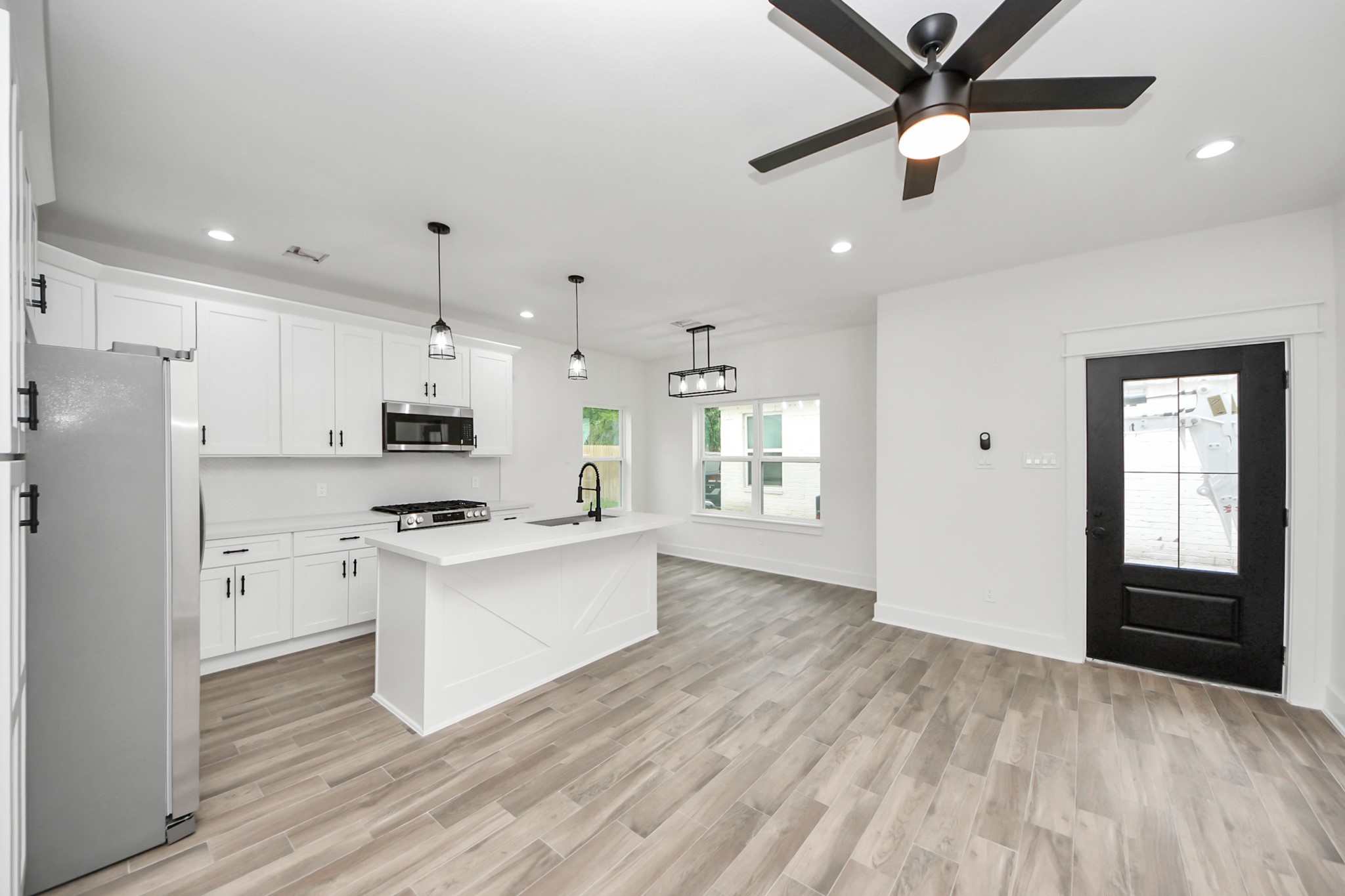 701 E Canino Road, Houston, TX, 77037 | 30483608 | Realty Texas LLC