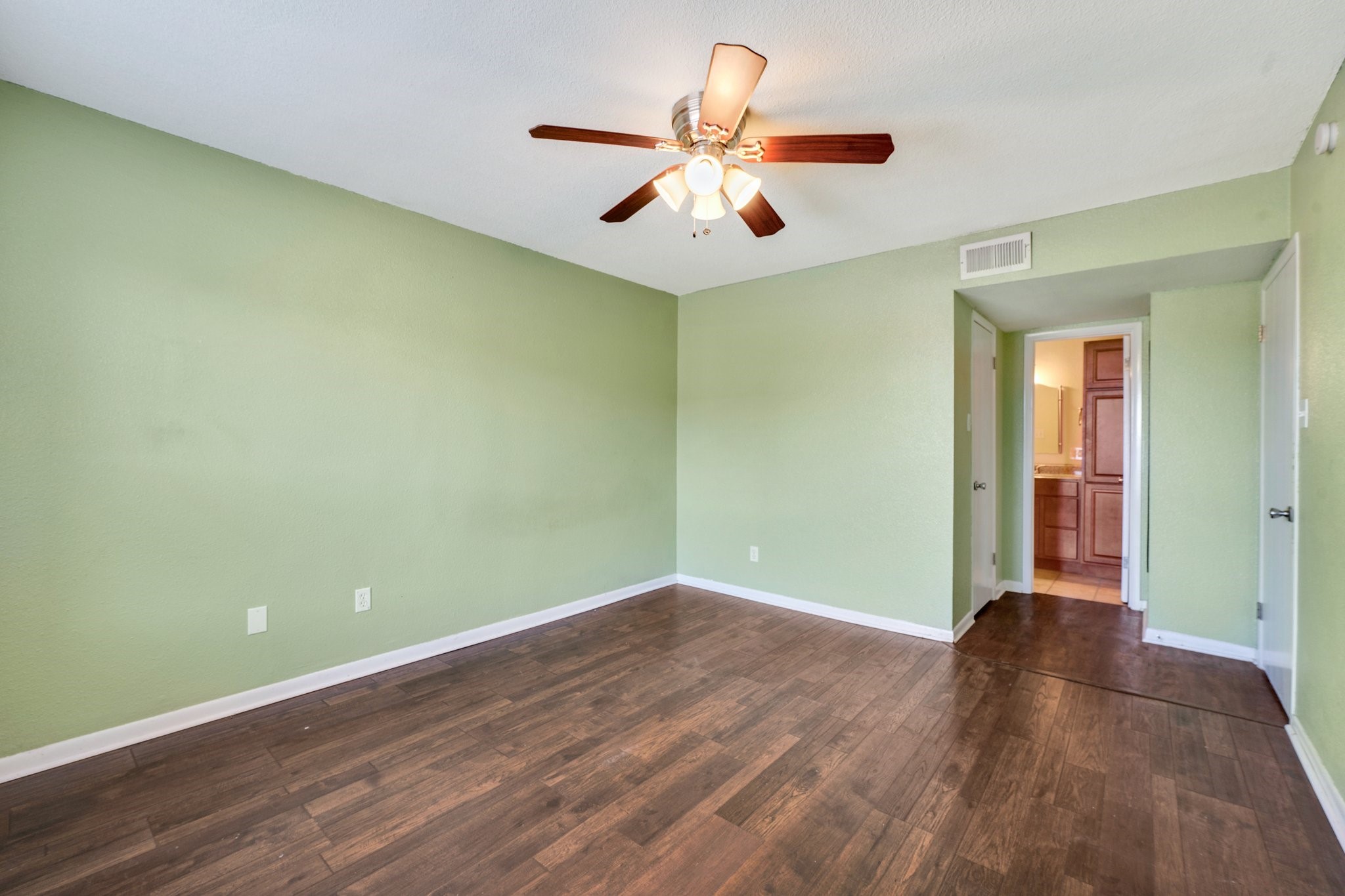 904 University Oaks Boulevard 92 , College Station, TX, 77840 | 58198057 | Realty Texas LLC