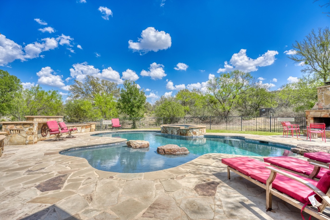 101 Log Country Cove , Burnet, TX, 78611 | 6072568 | Realty Texas LLC