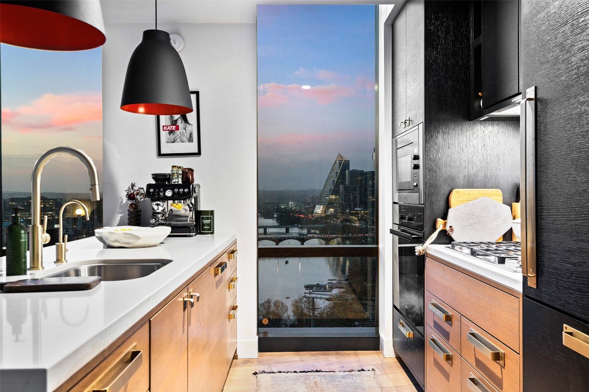 70 Rainey Street 1802 , Austin, TX, 78701 | 1066689 | Realty Texas LLC