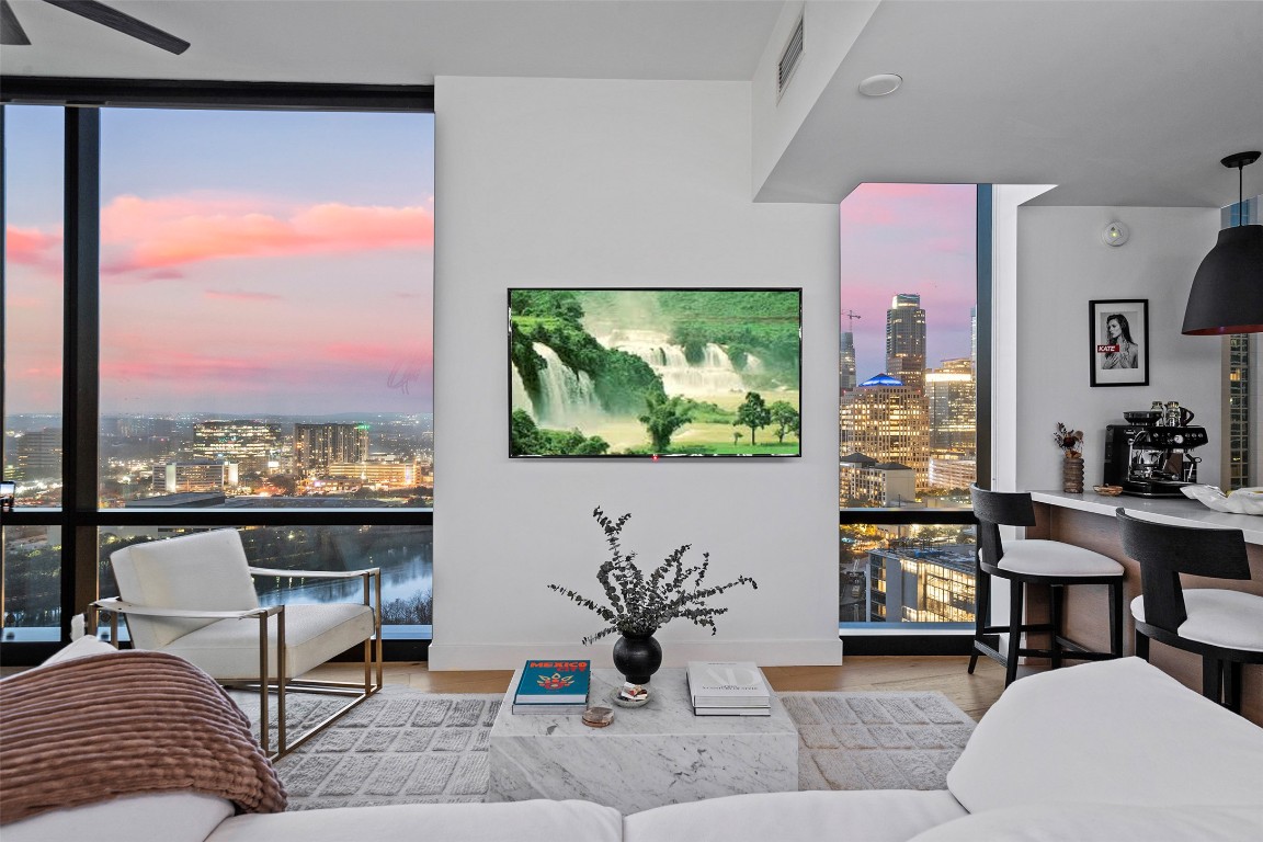 70 Rainey Street 1802 , Austin, TX, 78701 | 1066689 | Realty Texas LLC