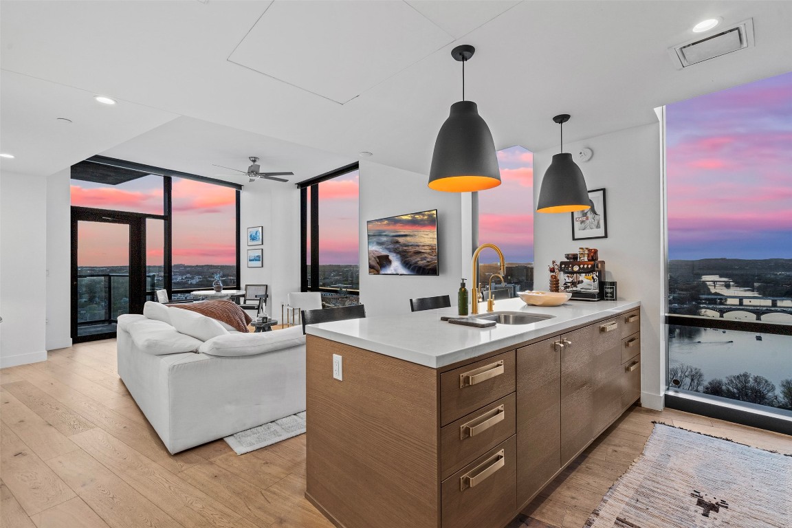 70 Rainey Street 1802 , Austin, TX, 78701 | 1066689 | Realty Texas LLC