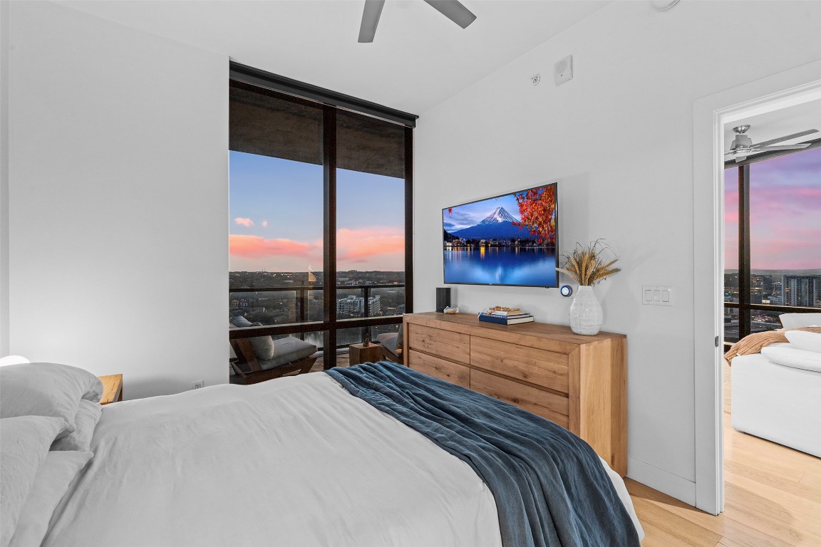 70 Rainey Street 1802 , Austin, TX, 78701 | 1066689 | Realty Texas LLC