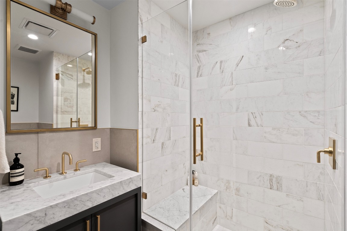 70 Rainey Street 1802 , Austin, TX, 78701 | 1066689 | Realty Texas LLC