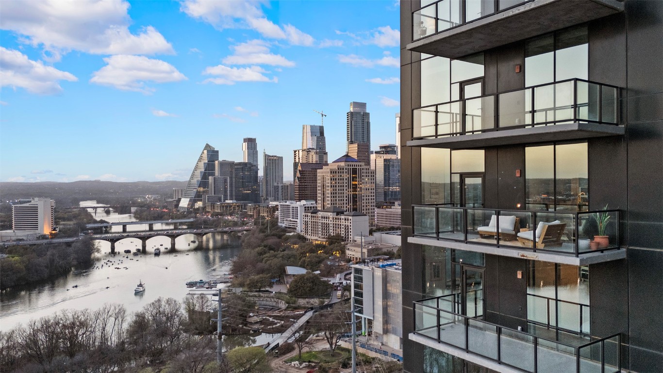 70 Rainey Street 1802 , Austin, TX, 78701 | 1066689 | Realty Texas LLC