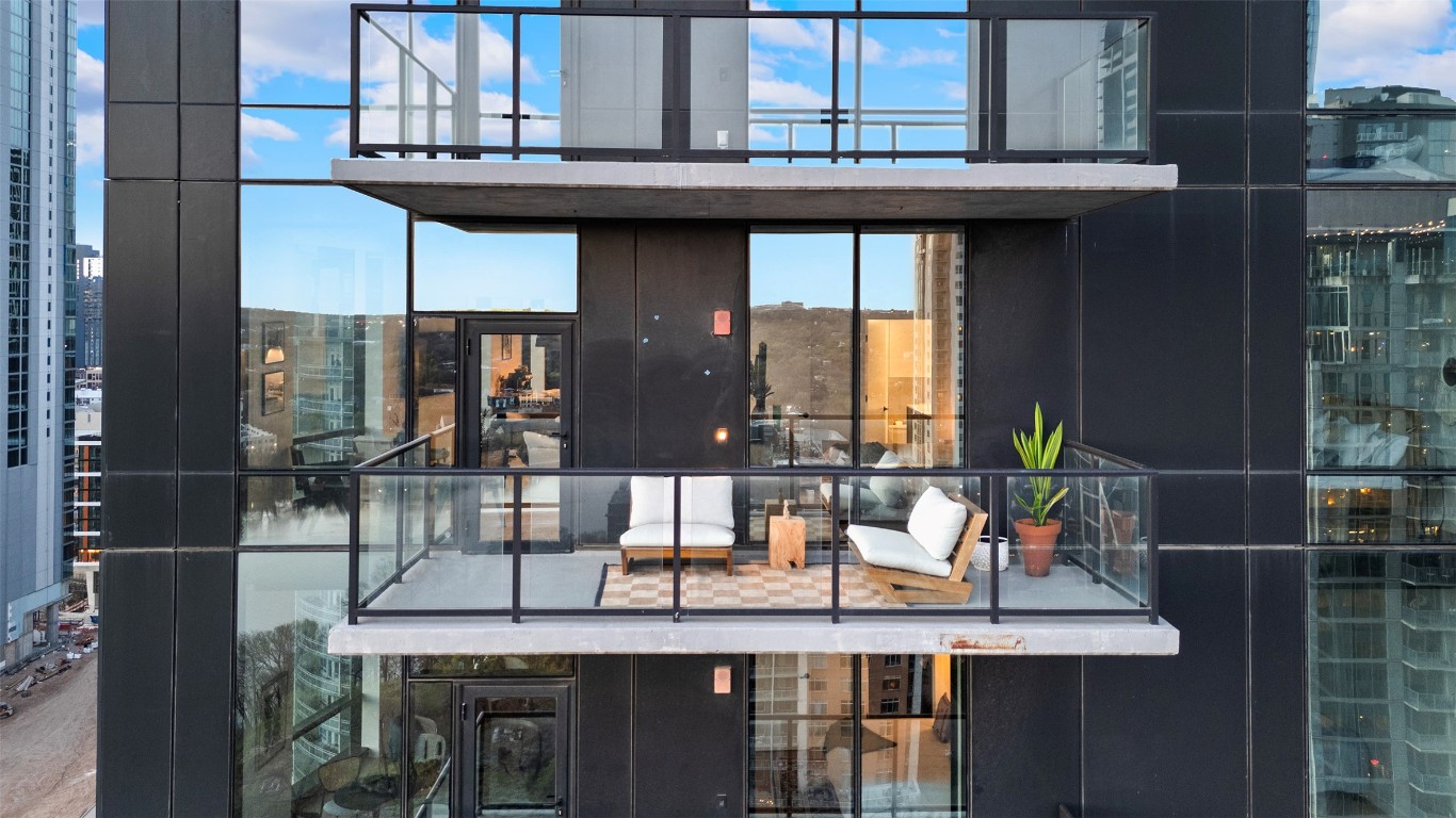 70 Rainey Street 1802 , Austin, TX, 78701 | 1066689 | Realty Texas LLC