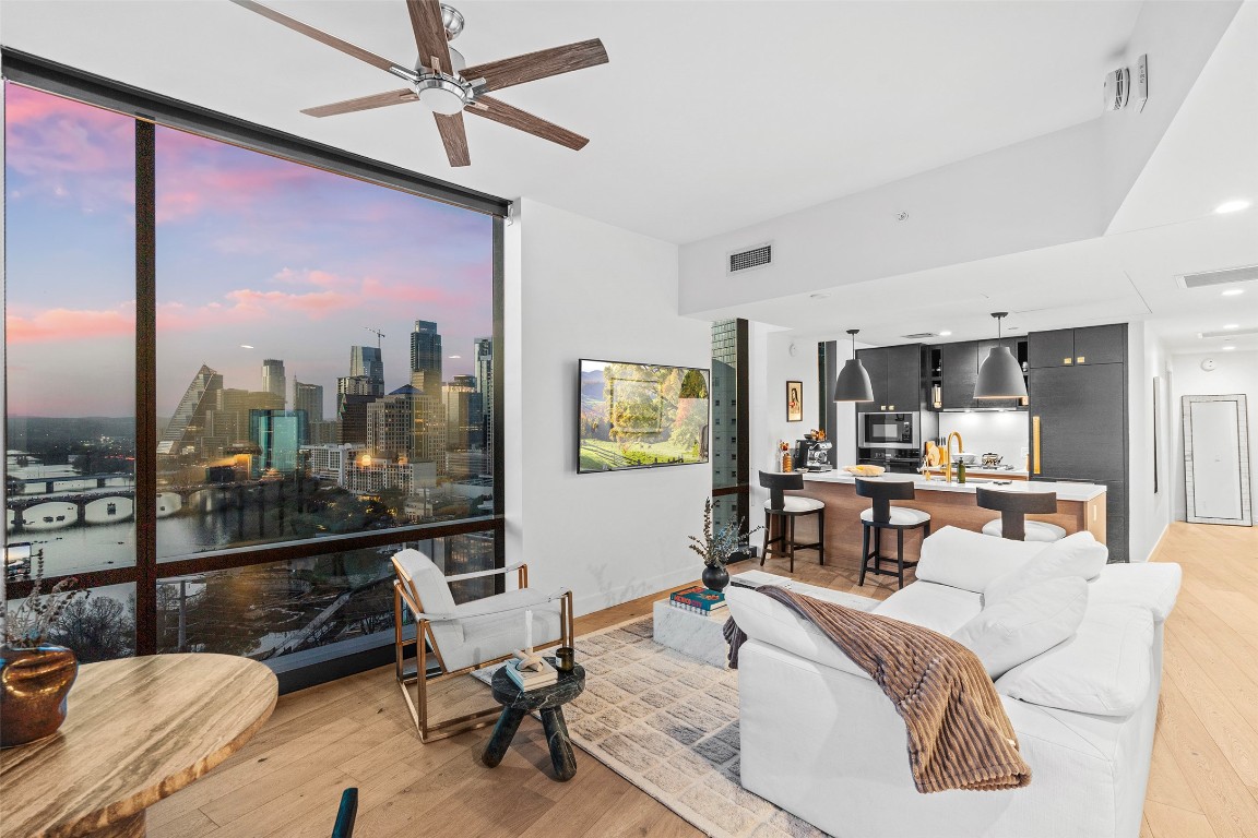 70 Rainey Street 1802 , Austin, TX, 78701 | 1066689 | Realty Texas LLC
