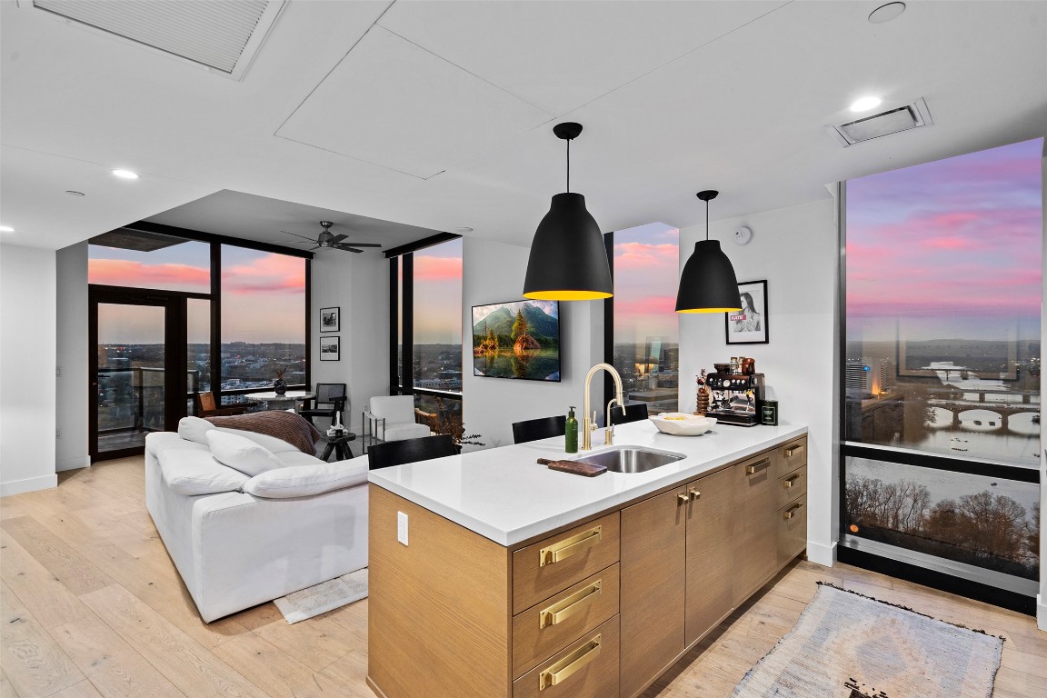 70 Rainey Street 1802 , Austin, TX, 78701 | 1066689 | Realty Texas LLC