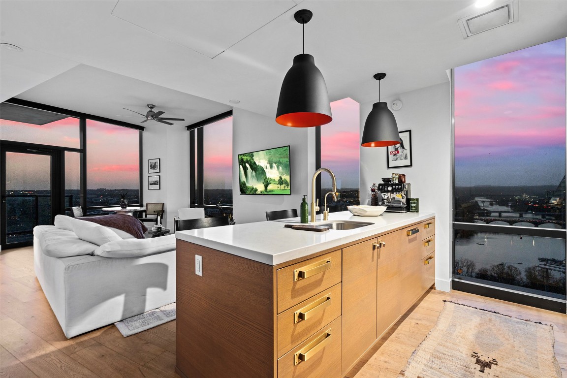 70 Rainey Street 1802 , Austin, TX, 78701 | 1066689 | Realty Texas LLC