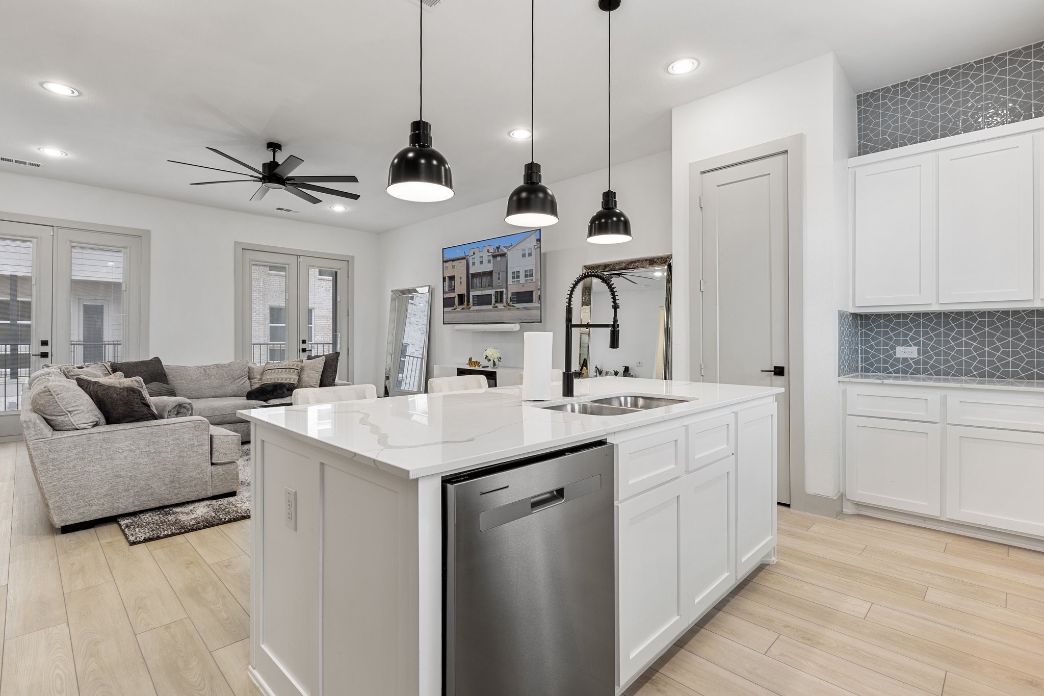 2635 Carmelita Street , Dallas, TX, 75212 | 20911411 | Realty Texas LLC