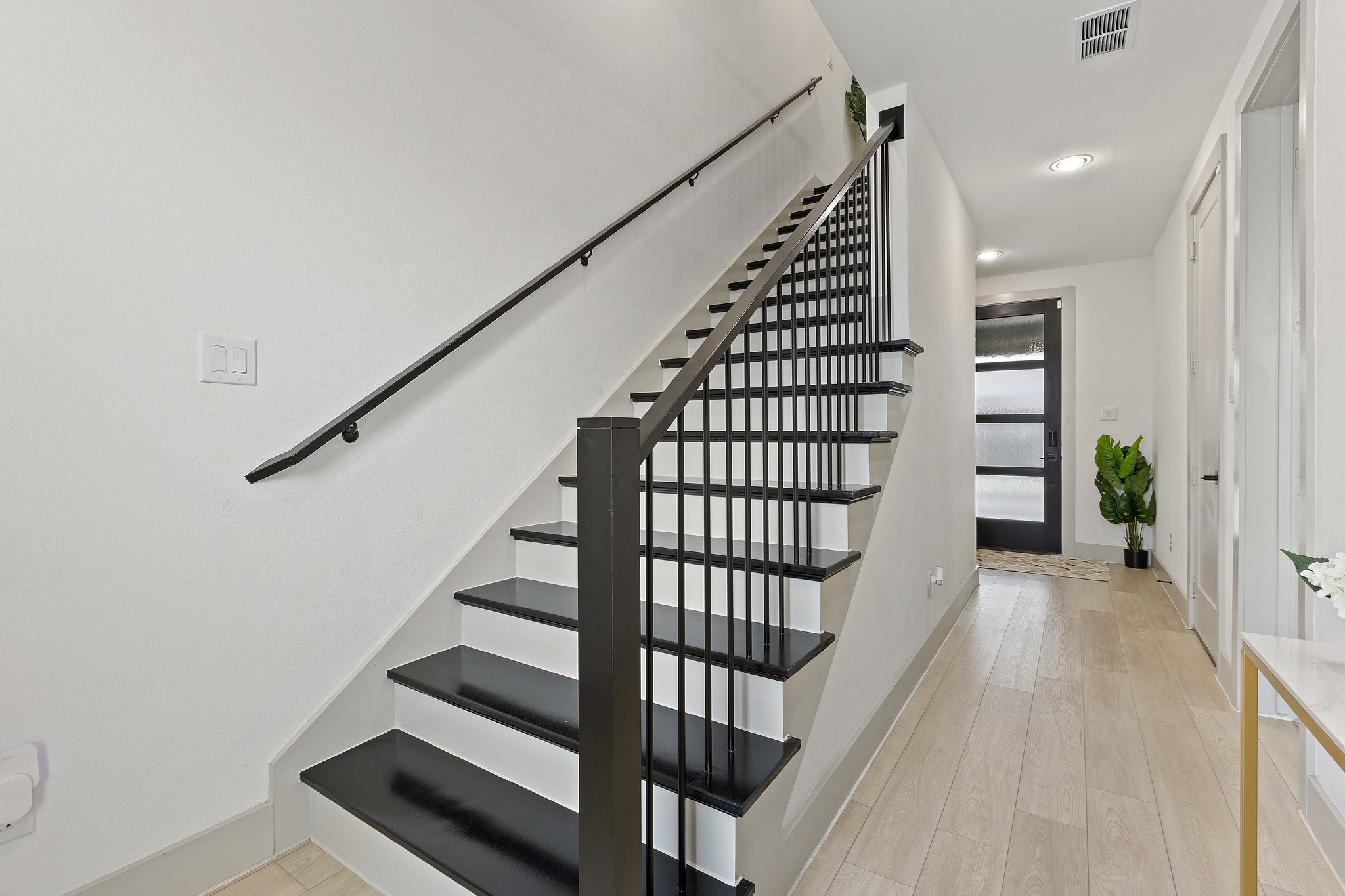2635 Carmelita Street , Dallas, TX, 75212 | 20911411 | Realty Texas LLC
