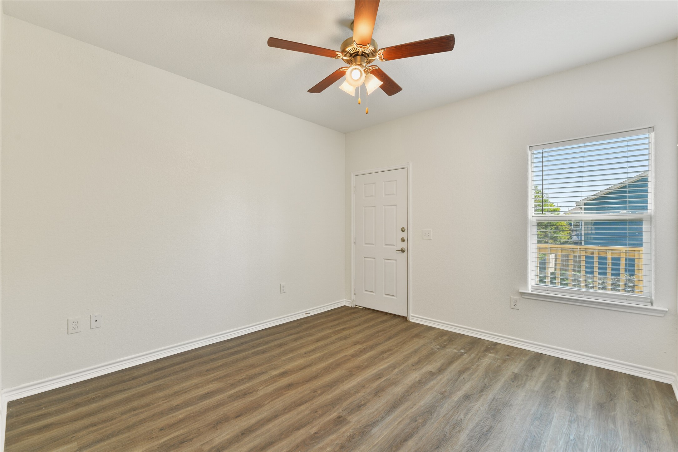 1207 30th Street , Galveston, TX, 77550 | 62223172 | Realty Texas LLC