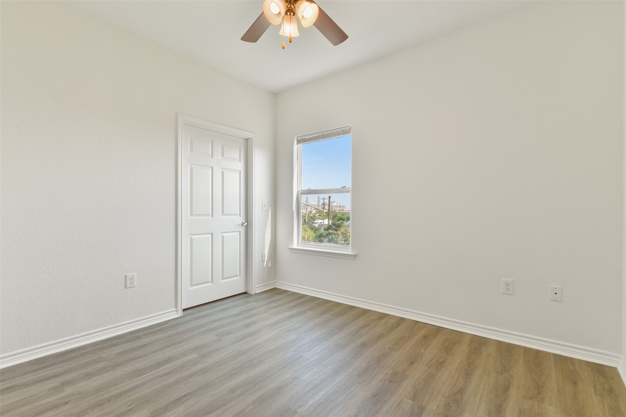 1207 30th Street , Galveston, TX, 77550 | 62223172 | Realty Texas LLC