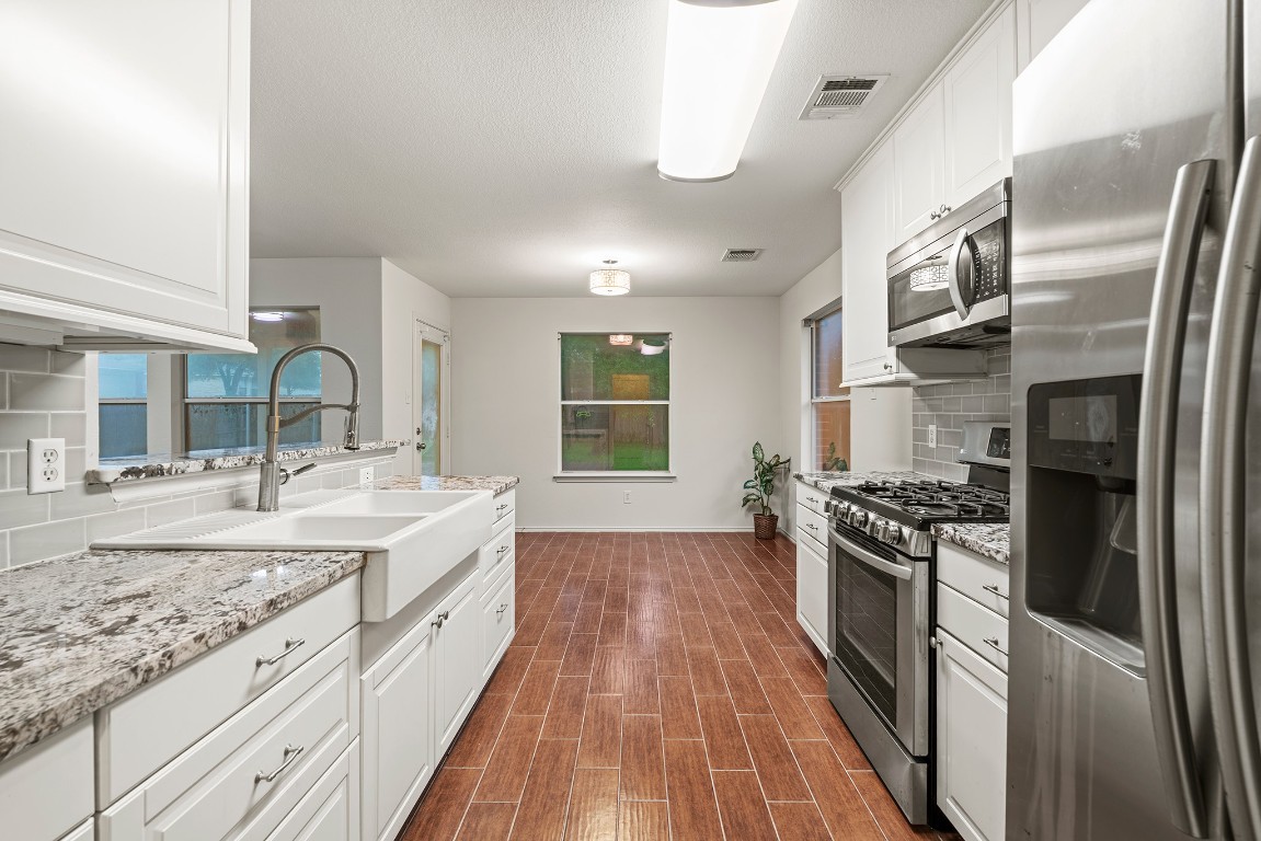 400 W Tudor House Road , Pflugerville, TX, 78660 | 6890260 | Realty Texas LLC